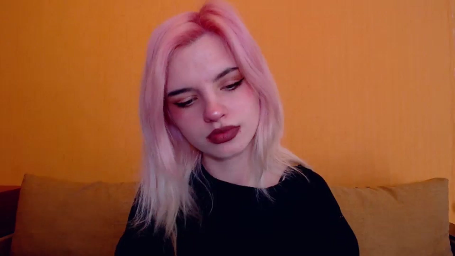Gallery image thumbnail from Erineys's myfreecams stream on, 02/16/2024, 15:11 image 15 of 20