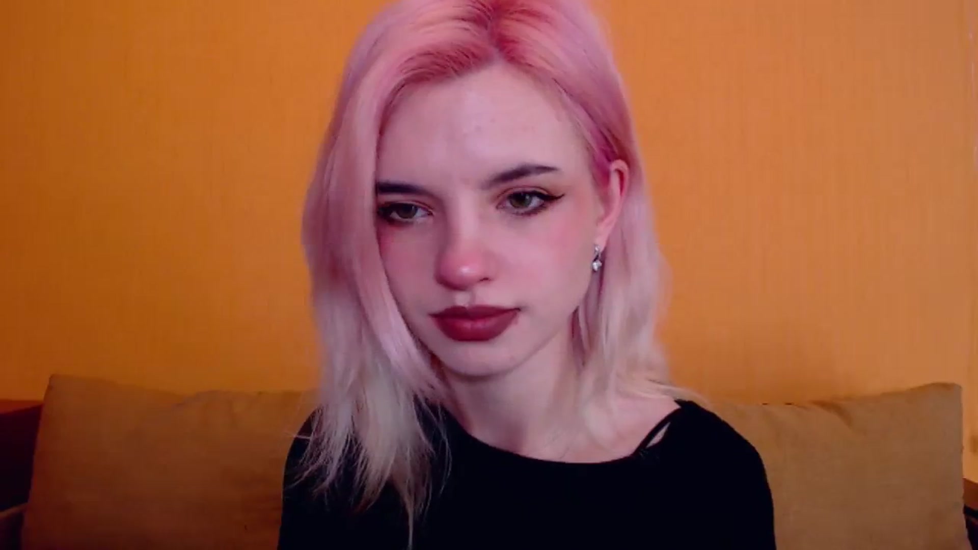 Gallery image thumbnail from Erineys's myfreecams stream on, 02/16/2024, 15:11 image 9 of 20