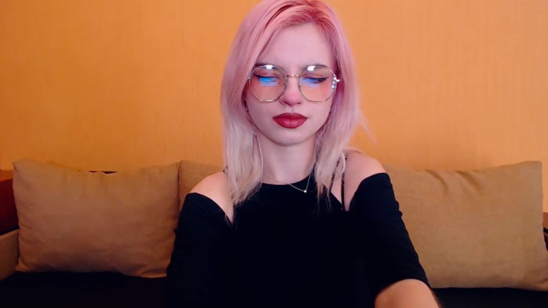 Gallery image thumbnail from Erineys's myfreecams stream on, 02/18/2024, 15:30 image 14 of 20
