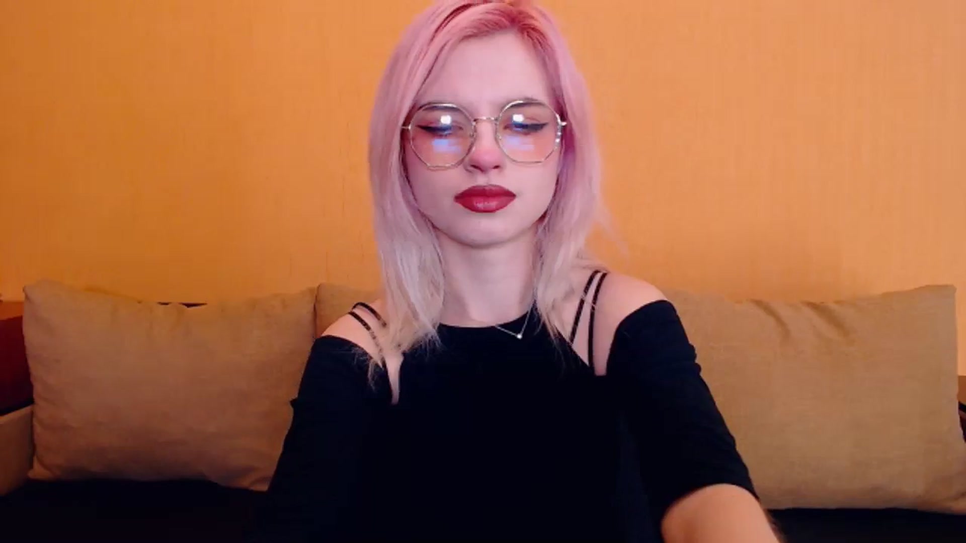 Gallery image thumbnail from Erineys's myfreecams stream on, 02/18/2024, 15:30 image 10 of 20