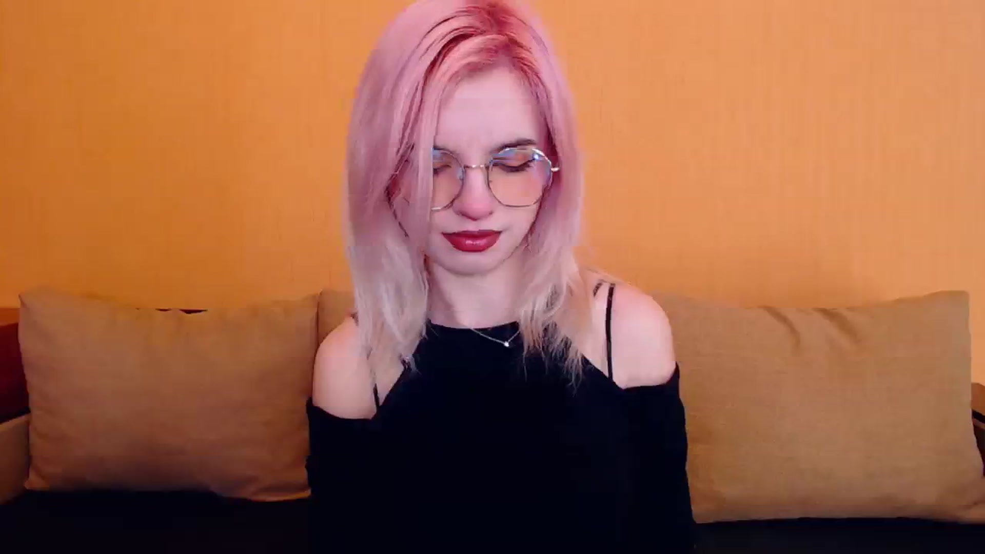 Gallery image thumbnail from Erineys's myfreecams stream on, 02/18/2024, 15:30 image 3 of 20