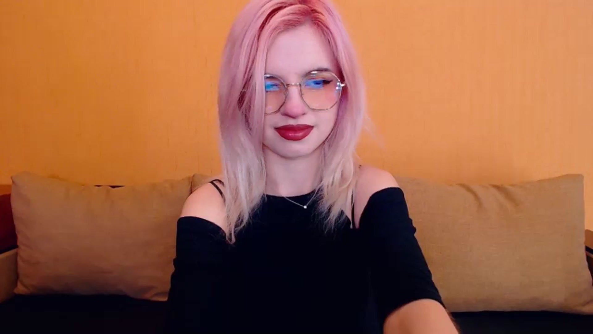 Gallery image thumbnail from Erineys's myfreecams stream on, 02/18/2024, 15:30 image 2 of 20