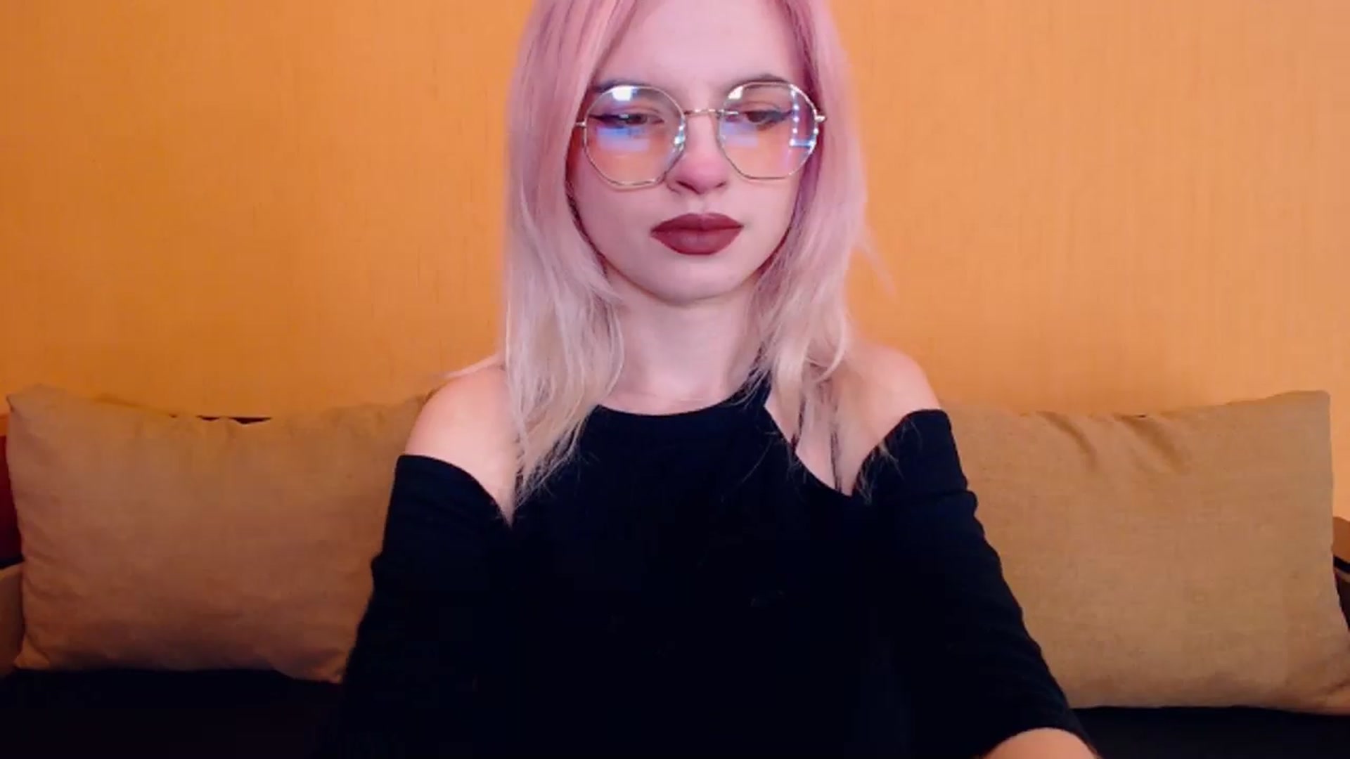 Gallery image thumbnail from Erineys's myfreecams stream on, 02/18/2024, 16:13 image 20 of 20