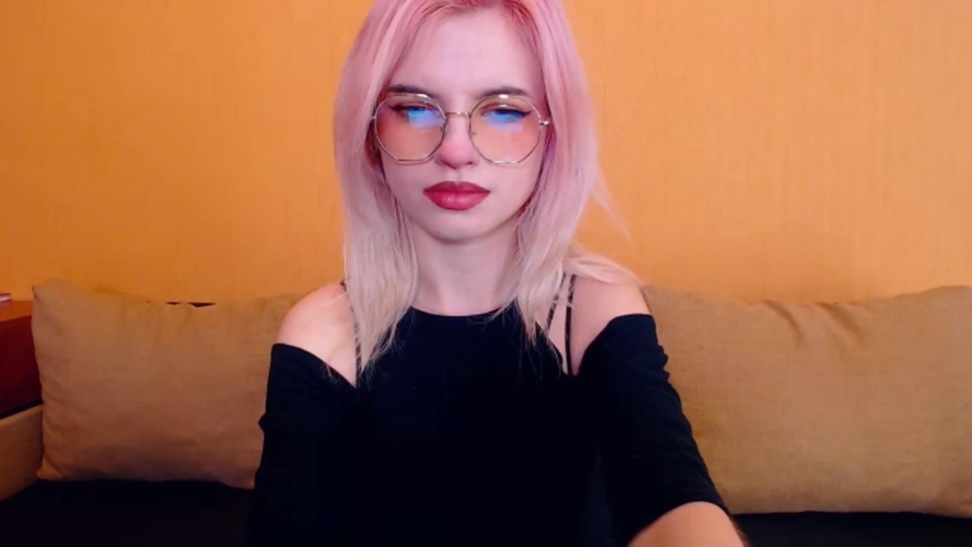 Gallery image thumbnail from Erineys's myfreecams stream on, 02/18/2024, 16:13 image 3 of 20
