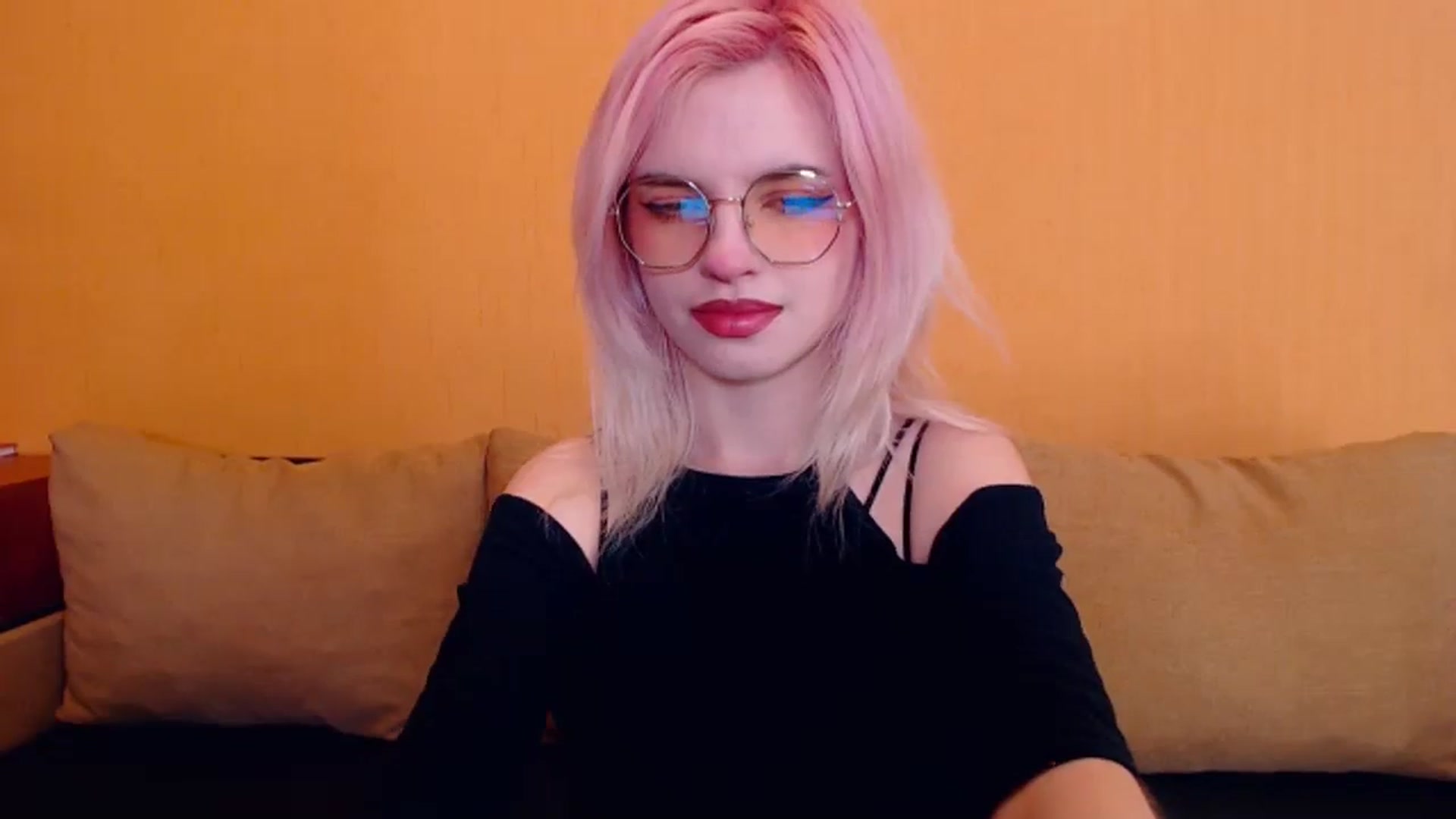 Gallery image thumbnail from Erineys's myfreecams stream on, 02/18/2024, 16:13 image 7 of 20