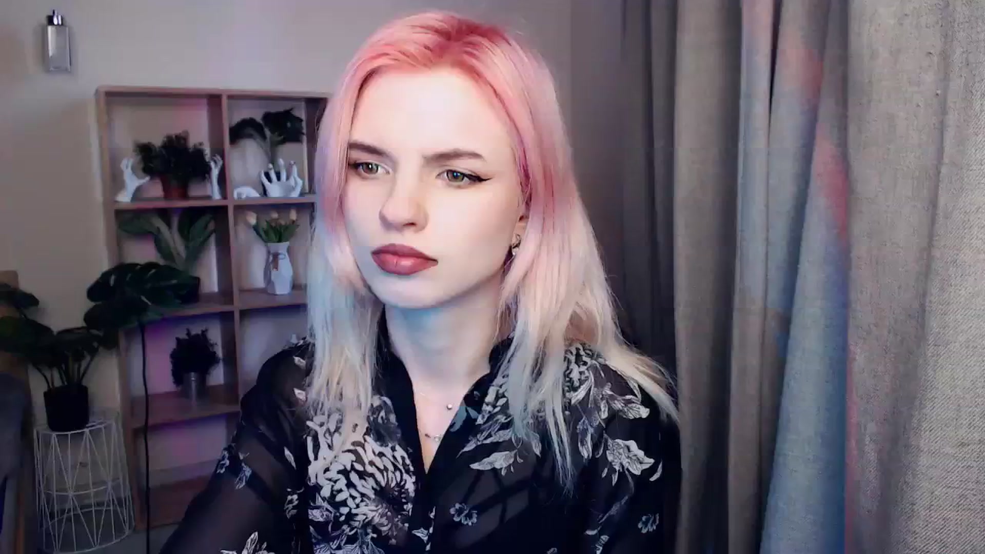 Gallery image thumbnail from Erineys's myfreecams stream on, 02/19/2024, 15:11 image 4 of 20