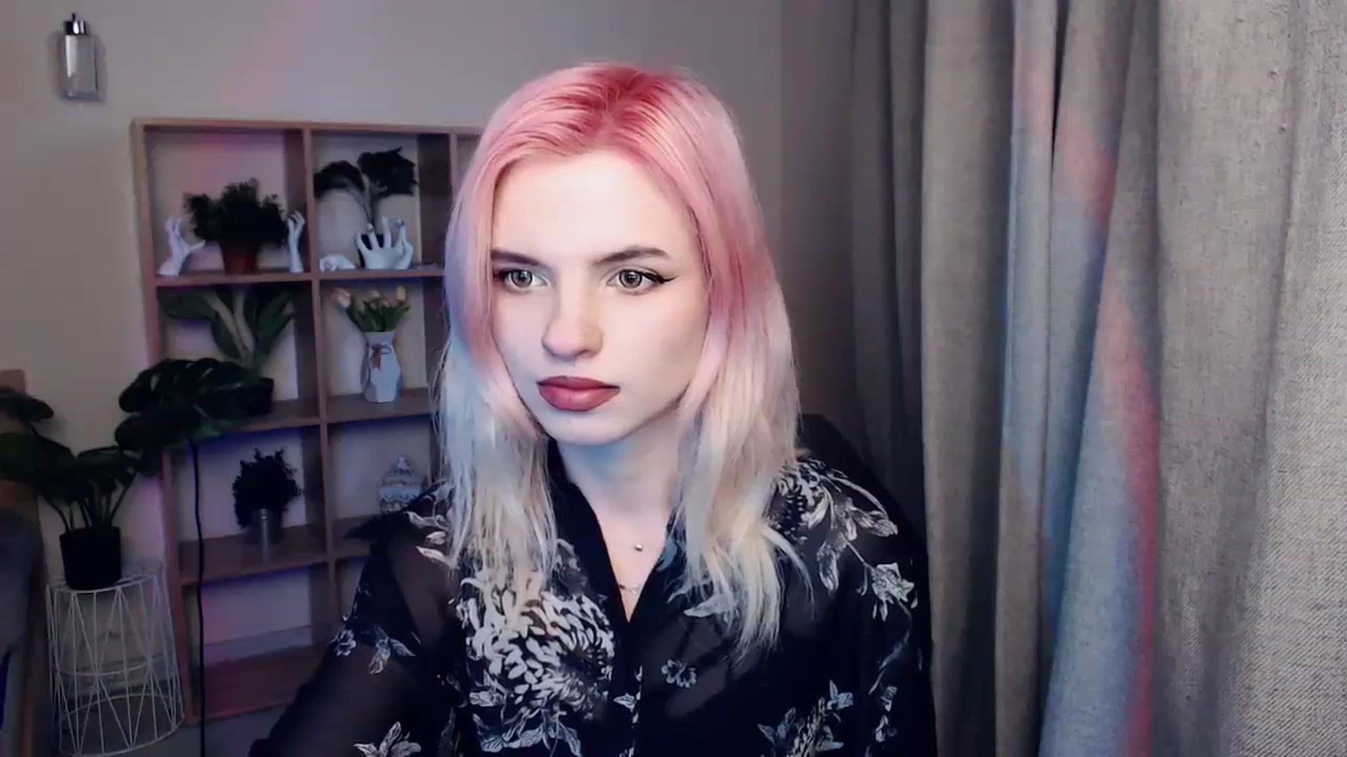 Gallery image thumbnail from Erineys's myfreecams stream on, 02/19/2024, 15:11 image 17 of 20