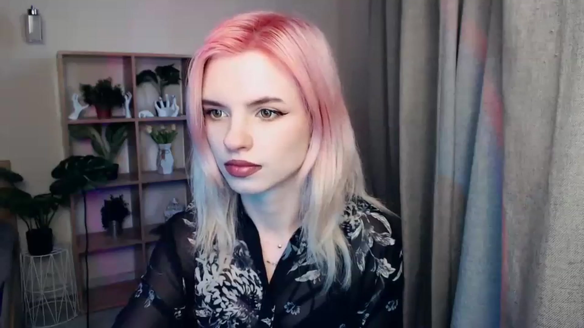 Gallery image thumbnail from Erineys's myfreecams stream on, 02/19/2024, 15:11 image 13 of 20