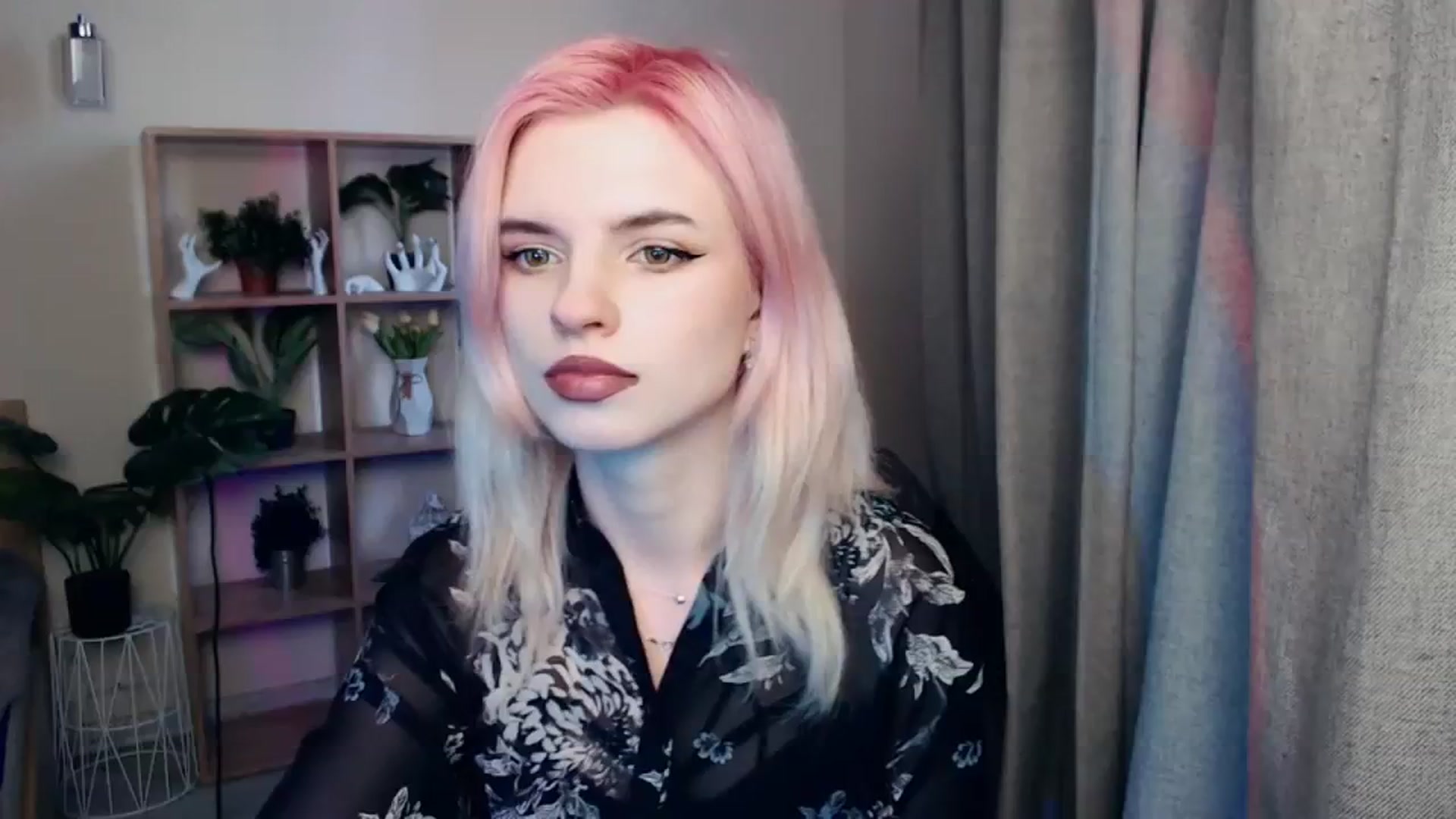 Gallery image thumbnail from Erineys's myfreecams stream on, 02/19/2024, 15:11 image 2 of 20