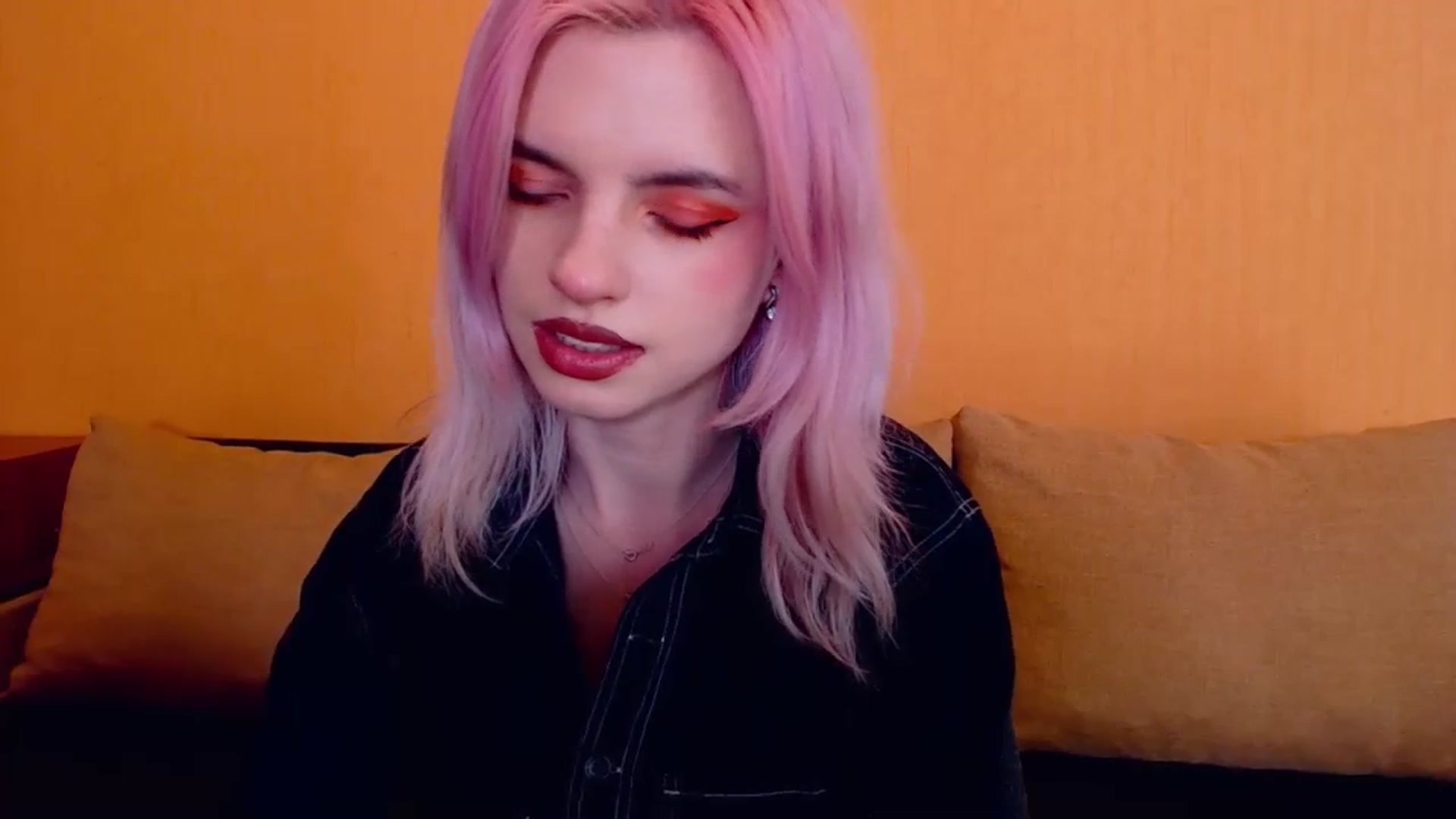 Gallery image thumbnail from Erineys's myfreecams stream on, 02/26/2024, 17:09 image 15 of 20
