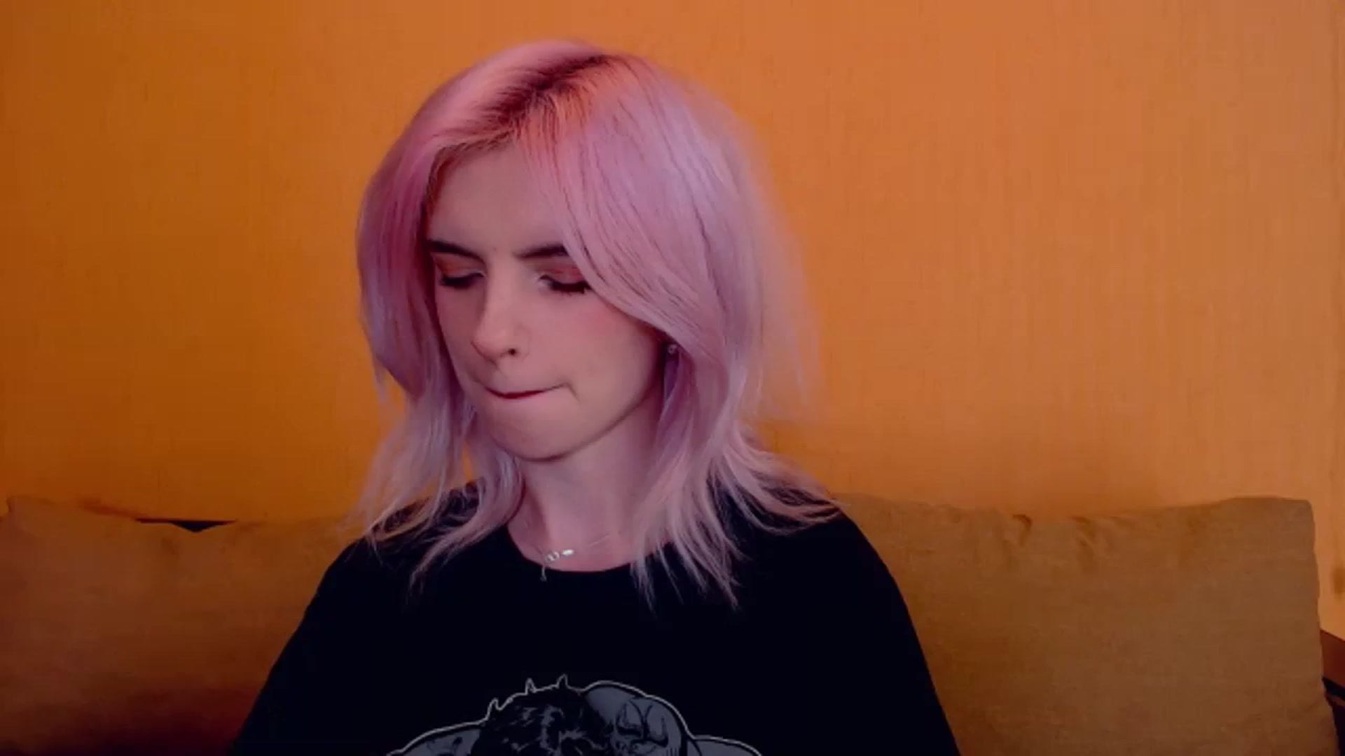 Gallery image thumbnail from Erineys's myfreecams stream on, 02/29/2024, 16:51 image 1 of 20
