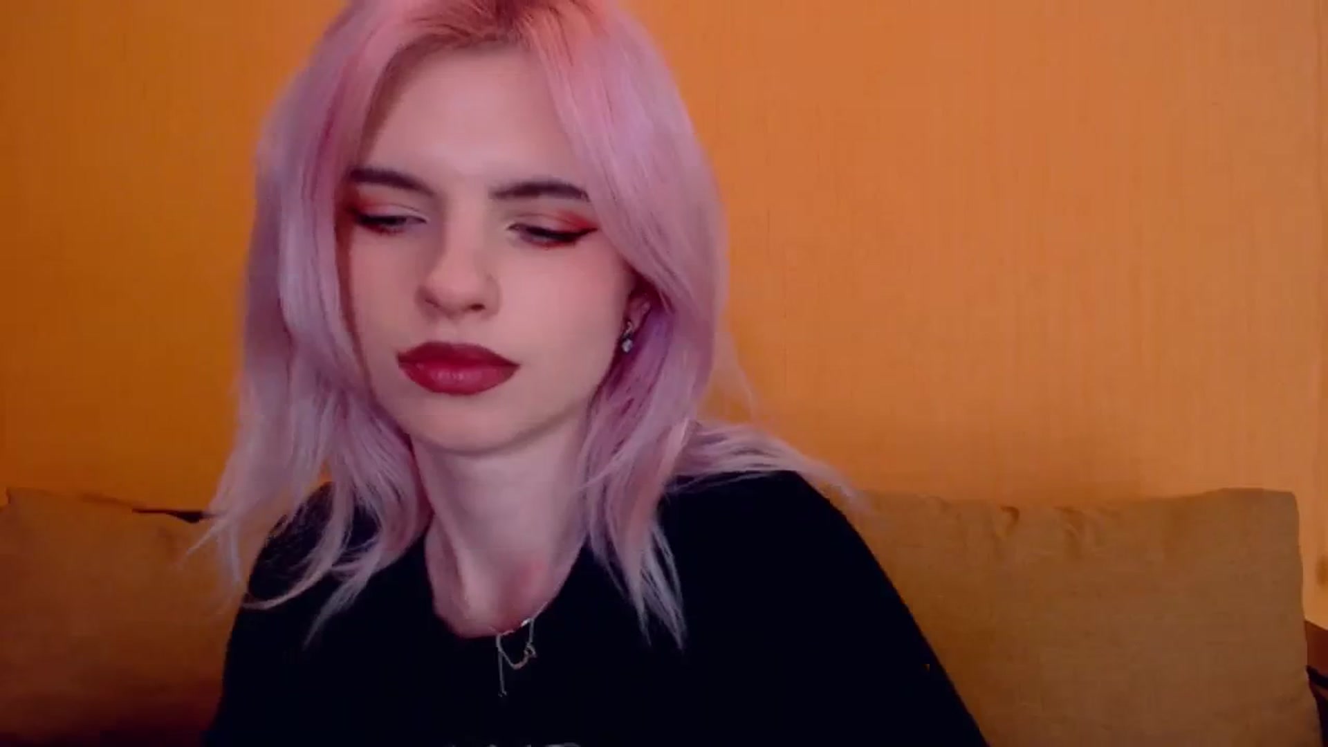 Gallery image thumbnail from Erineys's myfreecams stream on, 02/29/2024, 16:51 image 16 of 20