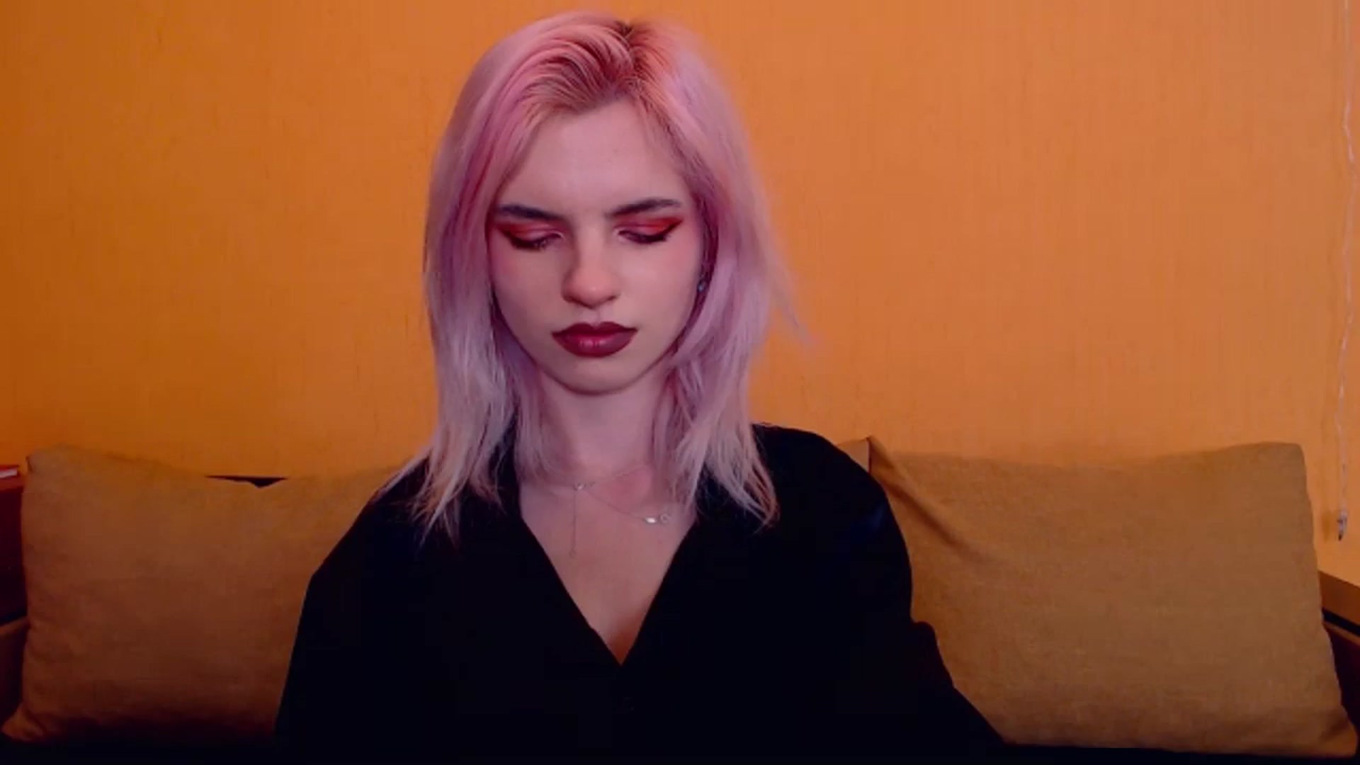 Gallery image thumbnail from Erineys's myfreecams stream on, 03/02/2024, 17:05 image 17 of 20