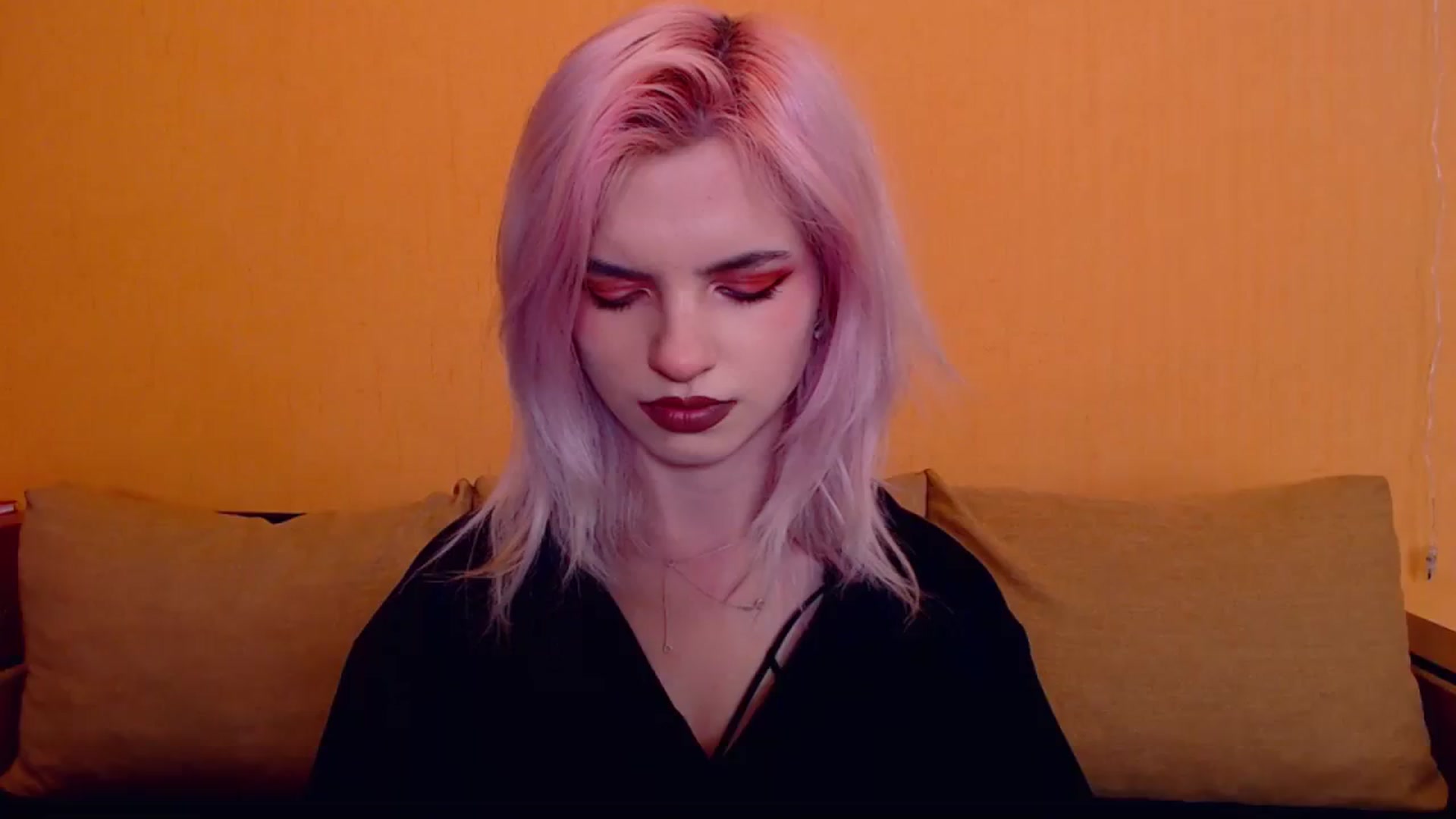 Gallery image thumbnail from Erineys's myfreecams stream on, 03/02/2024, 17:05 image 2 of 20