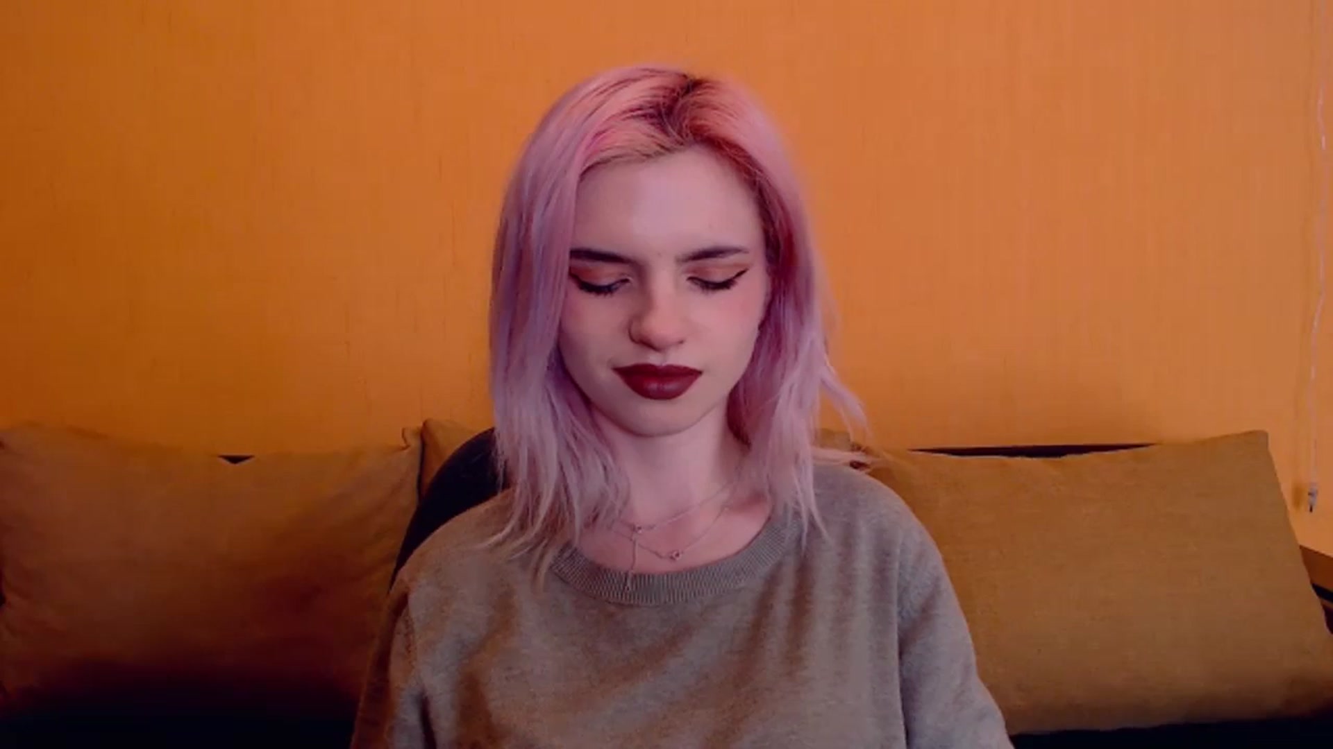 Gallery image thumbnail from Erineys's myfreecams stream on, 03/03/2024, 18:54 image 14 of 20