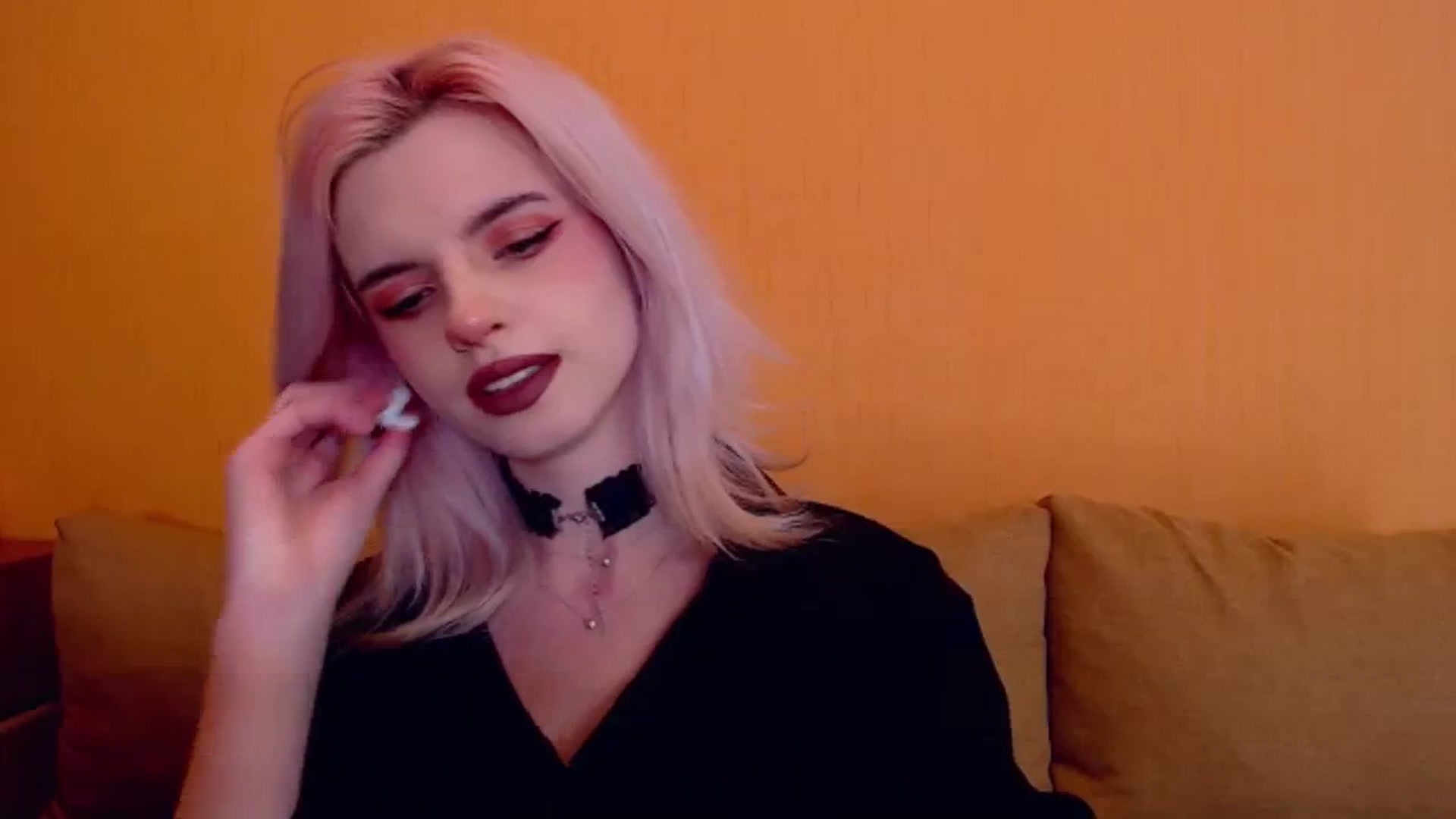 Gallery image thumbnail from Erineys's myfreecams stream on, 03/09/2024, 16:02 image 17 of 20