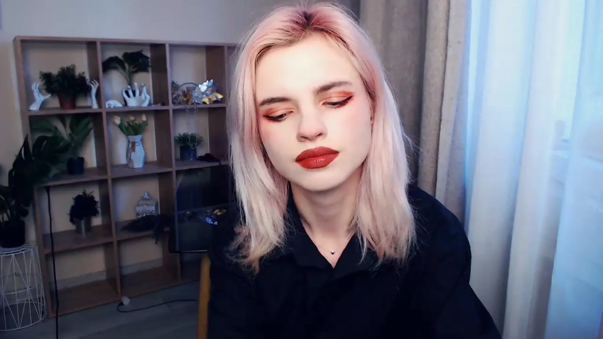 Gallery image thumbnail from Erineys's myfreecams stream on, 03/11/2024, 15:55 image 2 of 20