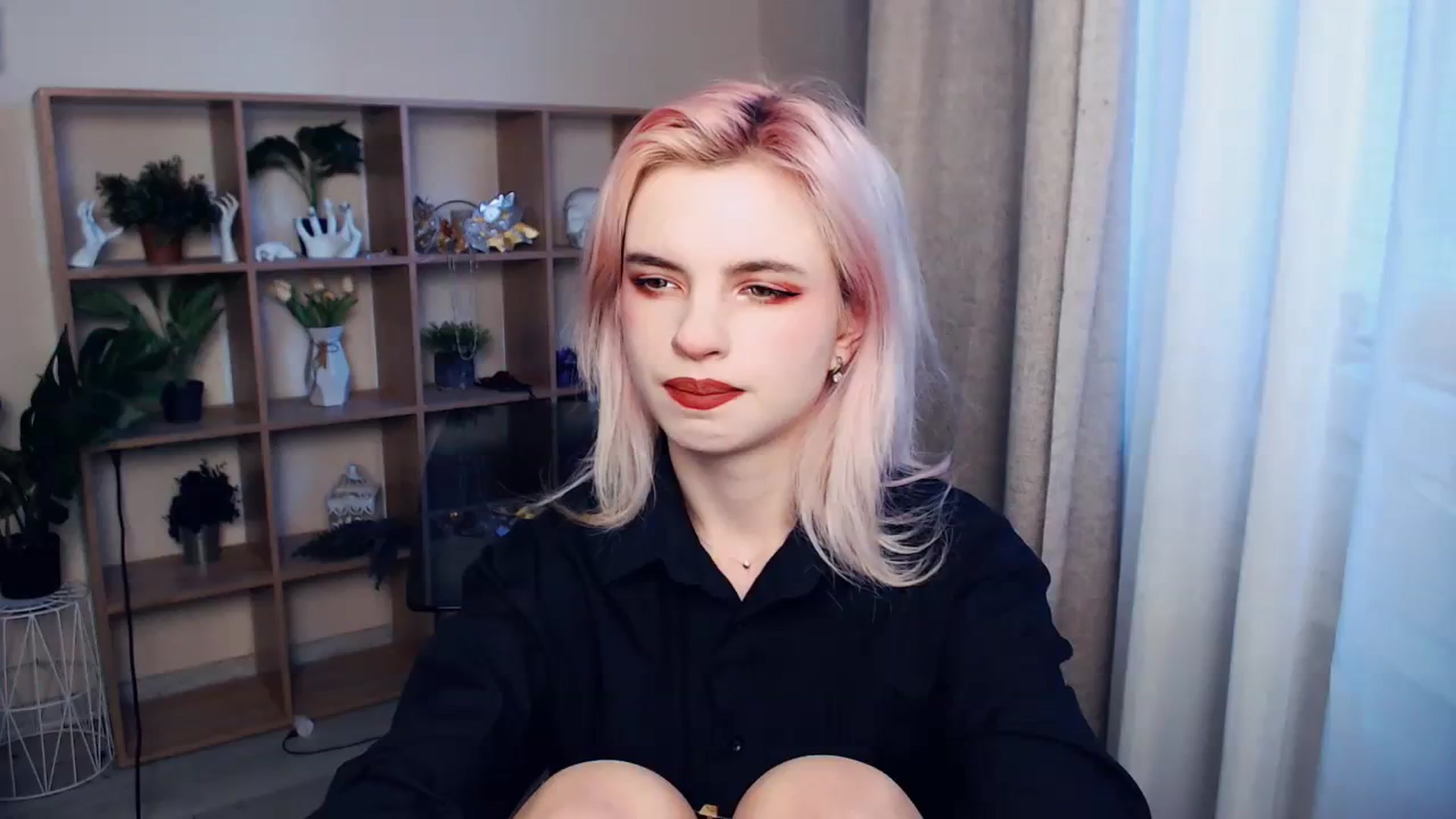 Gallery image thumbnail from Erineys's myfreecams stream on, 03/11/2024, 15:55 image 8 of 20