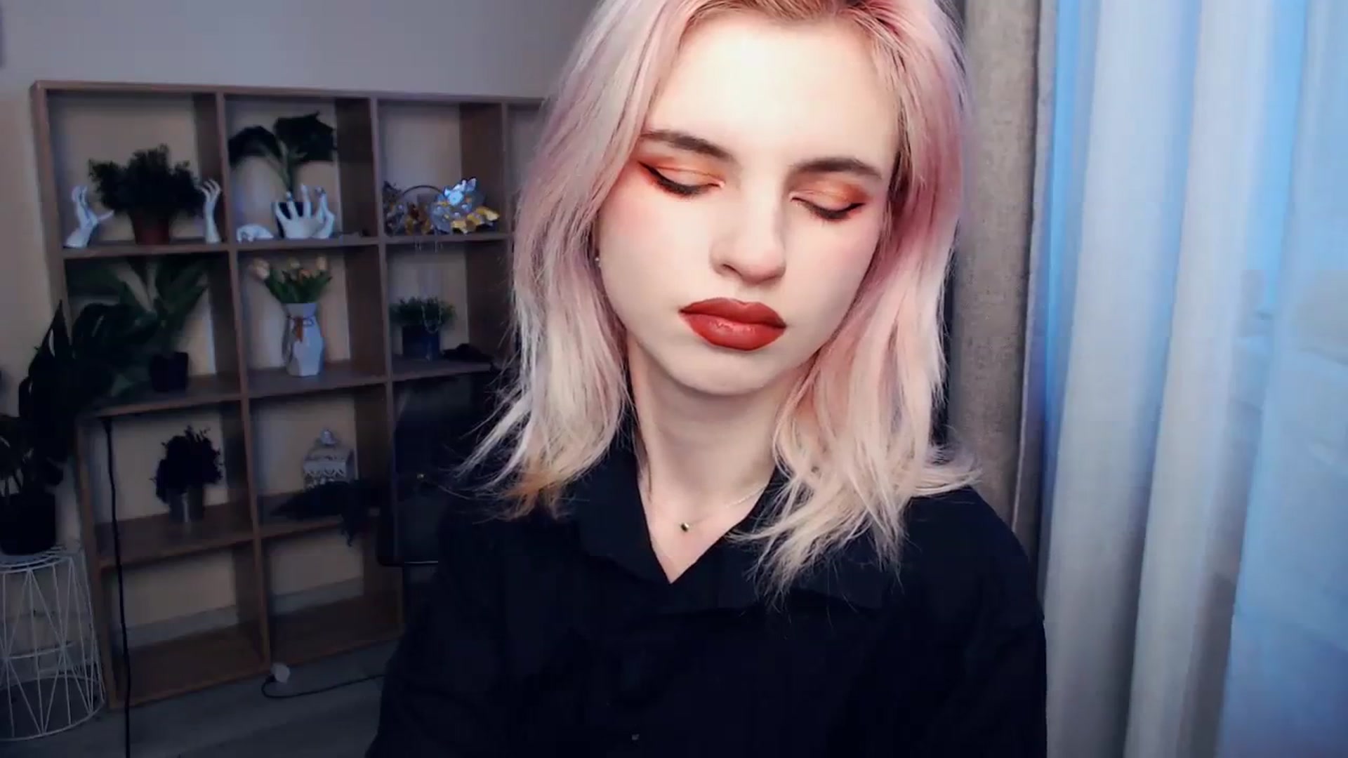 Gallery image thumbnail from Erineys's myfreecams stream on, 03/11/2024, 15:55 image 11 of 20