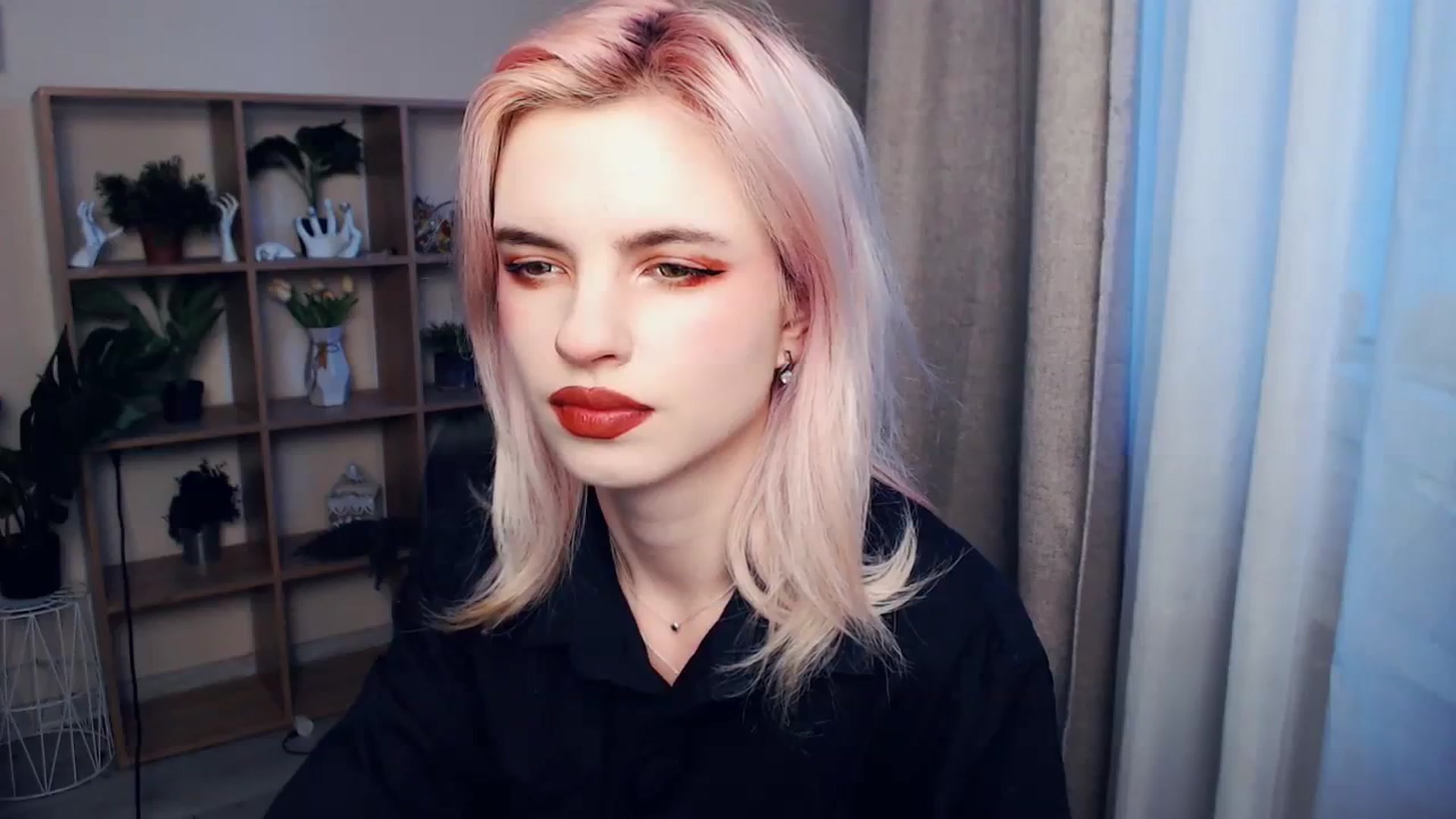 Gallery image thumbnail from Erineys's myfreecams stream on, 03/11/2024, 15:55 image 14 of 20