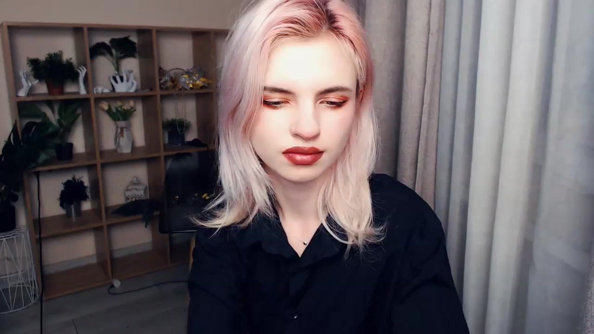 Gallery image thumbnail from Erineys's myfreecams stream on, 03/11/2024, 17:36 image 8 of 20
