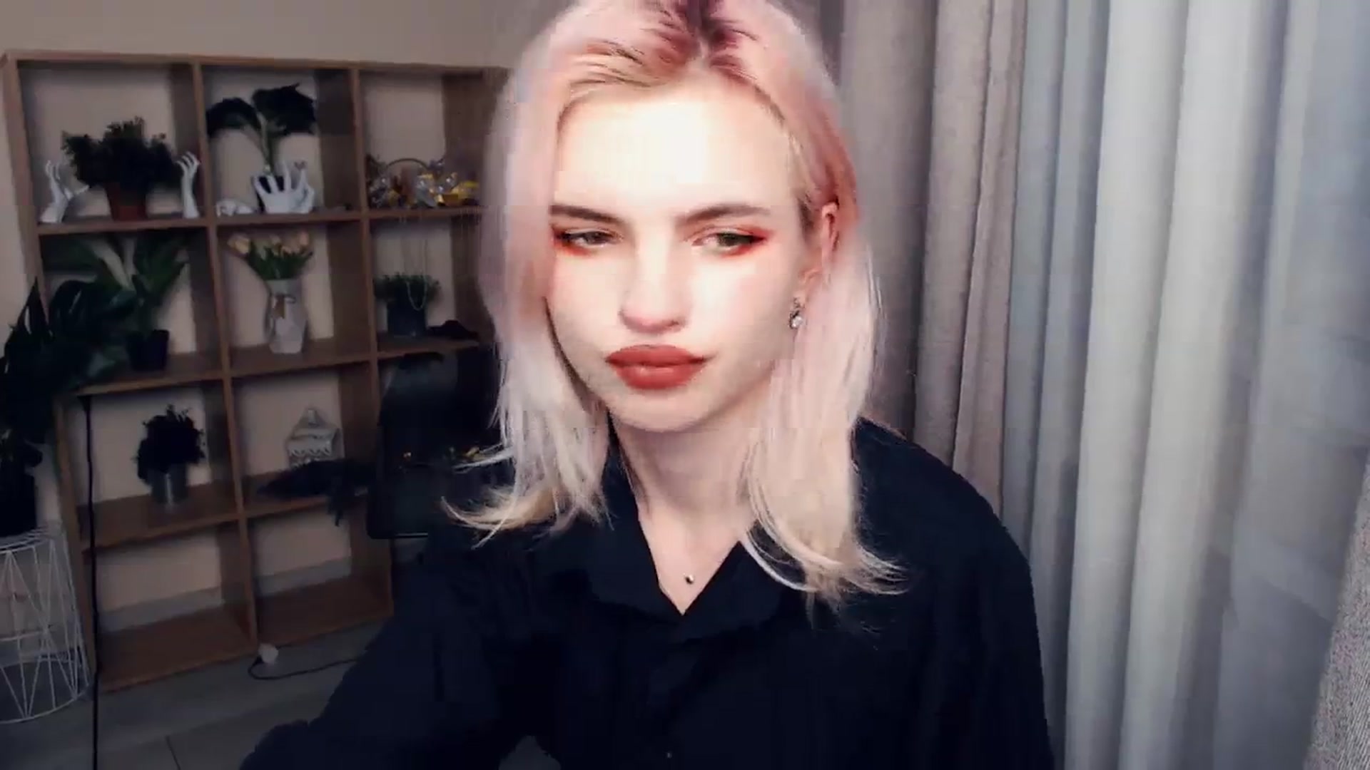 Gallery image thumbnail from Erineys's myfreecams stream on, 03/11/2024, 17:36 image 6 of 20