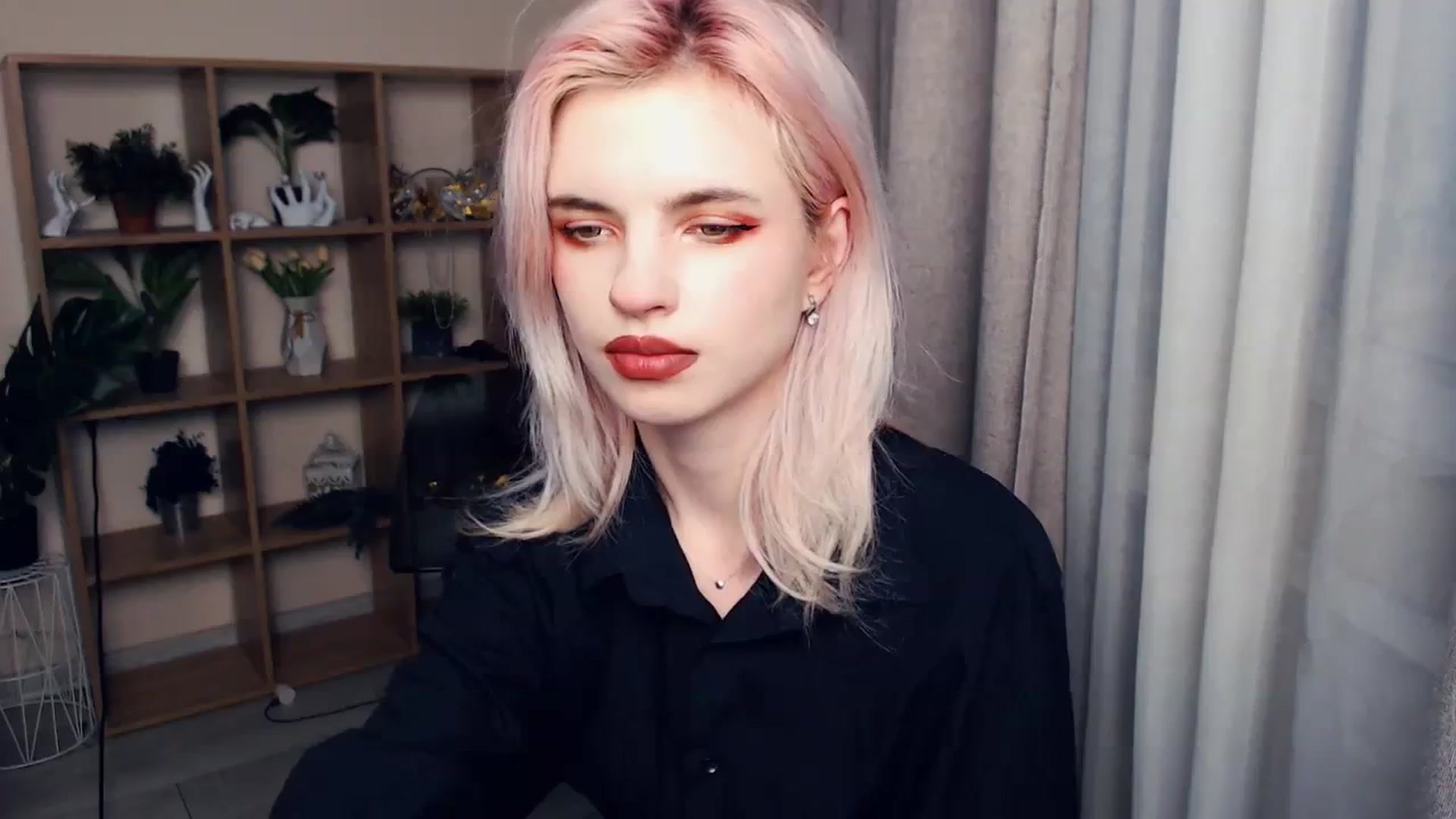 Gallery image thumbnail from Erineys's myfreecams stream on, 03/11/2024, 17:36 image 10 of 20
