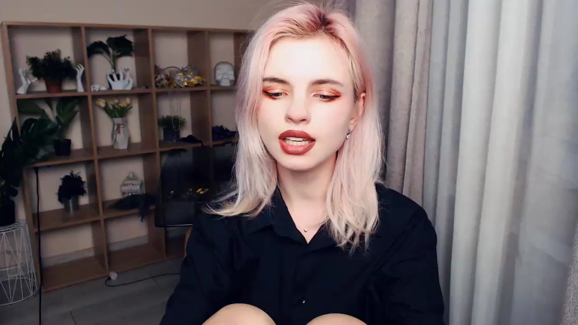 Gallery image thumbnail from Erineys's myfreecams stream on, 03/11/2024, 17:36 image 14 of 20