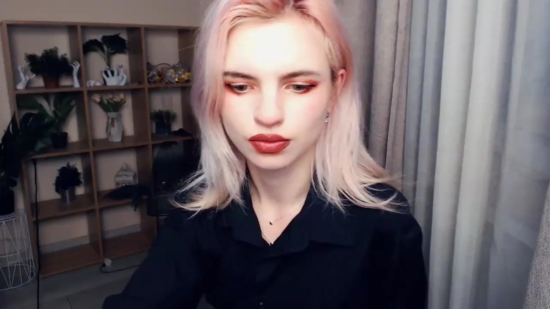 Gallery image thumbnail from Erineys's myfreecams stream on, 03/11/2024, 17:36 image 1 of 20