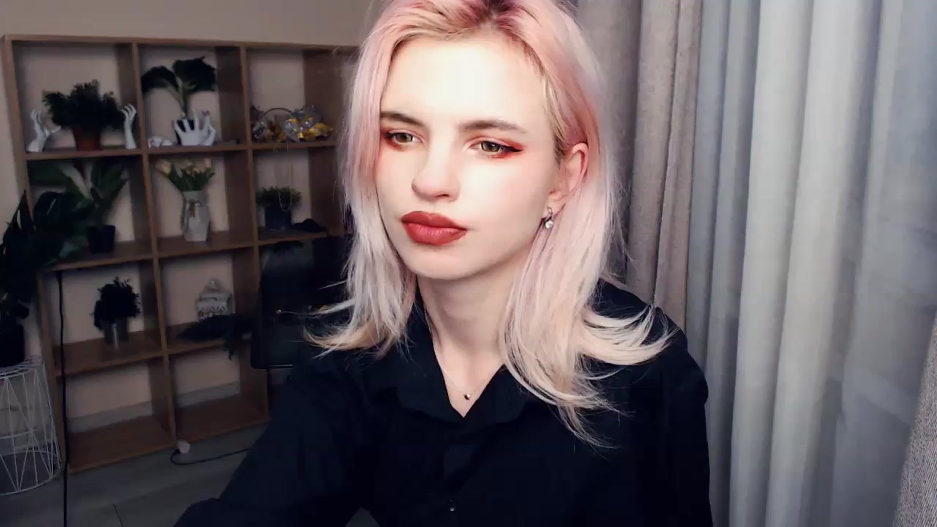 Gallery image thumbnail from Erineys's myfreecams stream on, 03/11/2024, 17:36 image 3 of 20