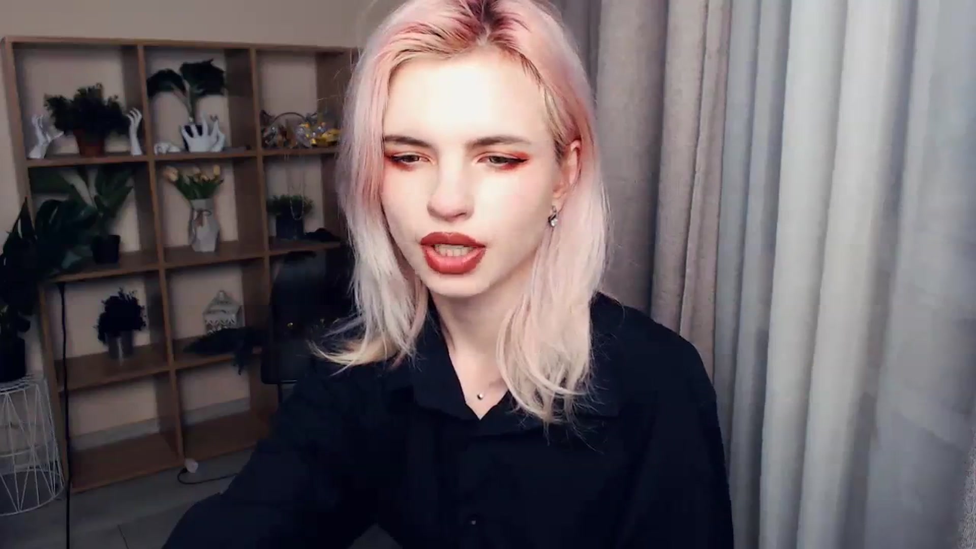 Gallery image thumbnail from Erineys's myfreecams stream on, 03/11/2024, 17:36 image 13 of 20