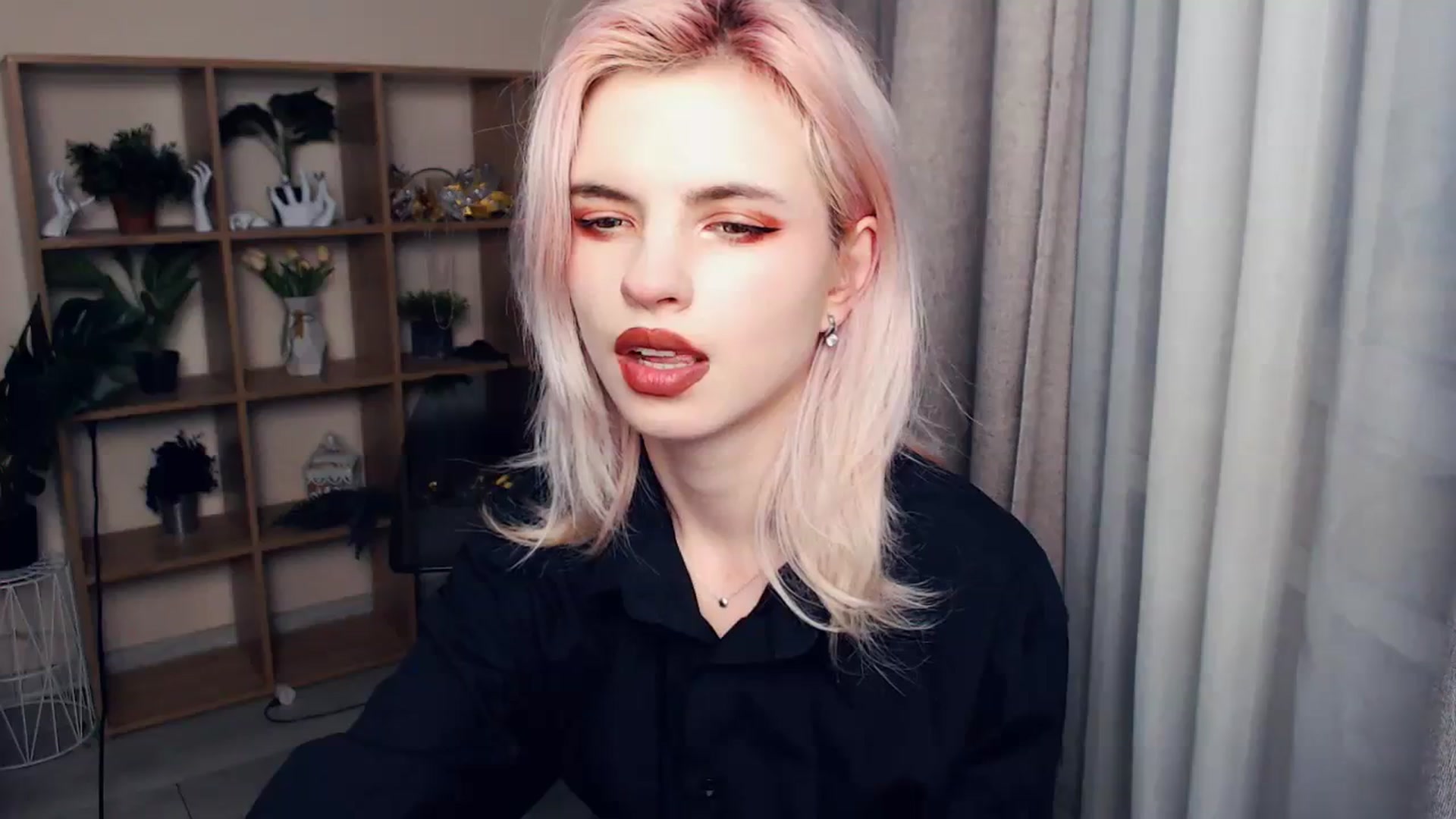 Gallery image thumbnail from Erineys's myfreecams stream on, 03/11/2024, 17:36 image 7 of 20