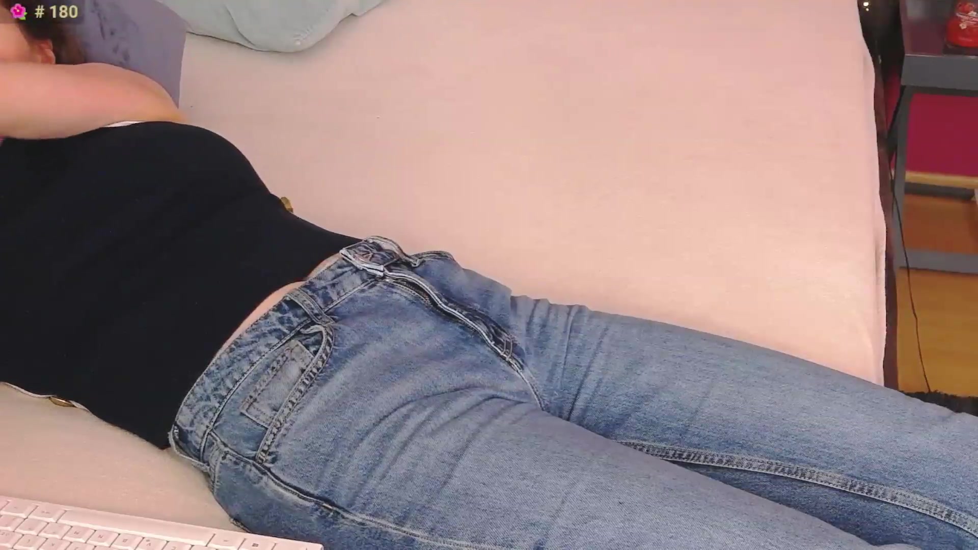 Gallery image thumbnail from ErinisOn's myfreecams stream on, 05/08/2026, 15:31 image 15 of 20