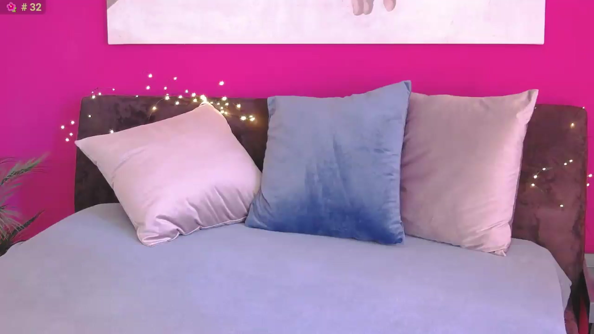 Gallery image thumbnail from ErinisOn's myfreecams stream on, 05/28/2026, 12:06 image 12 of 20