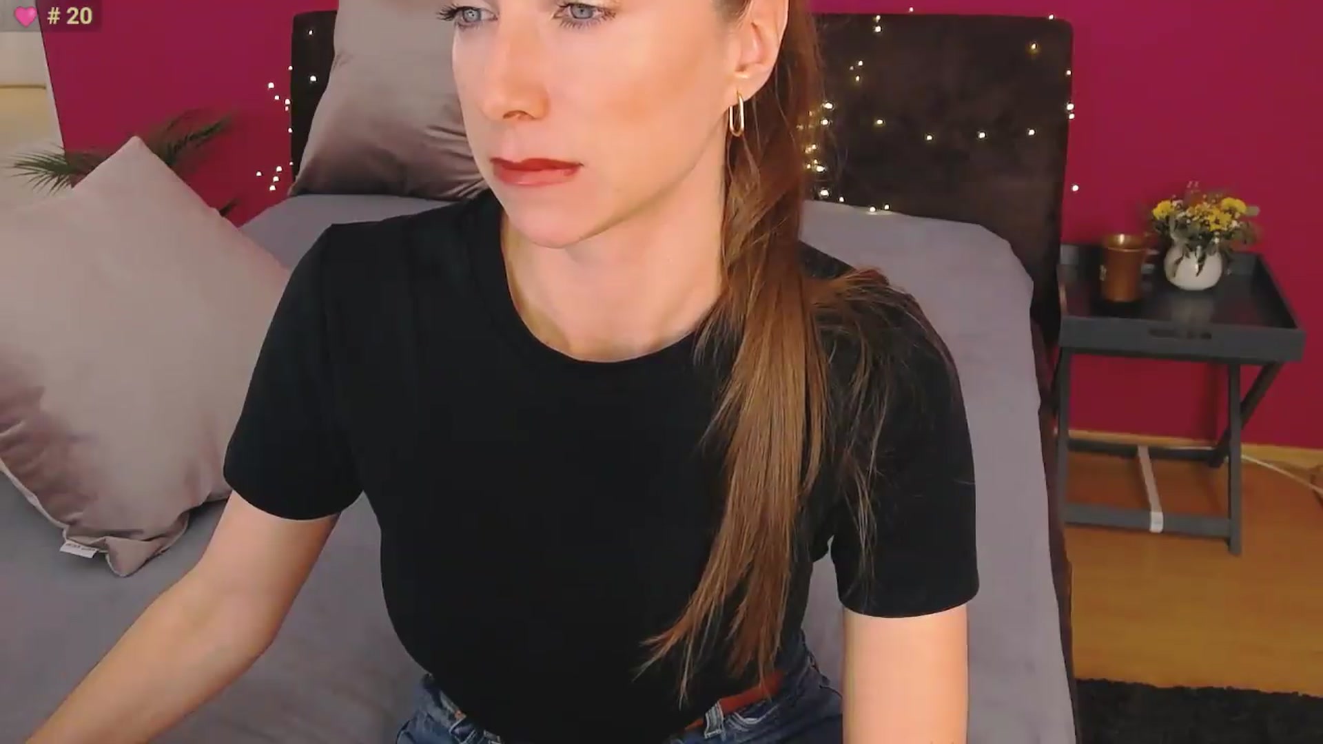 Gallery image thumbnail from ErinisOn's myfreecams stream on, 09/01/2026, 15:04 image 15 of 20