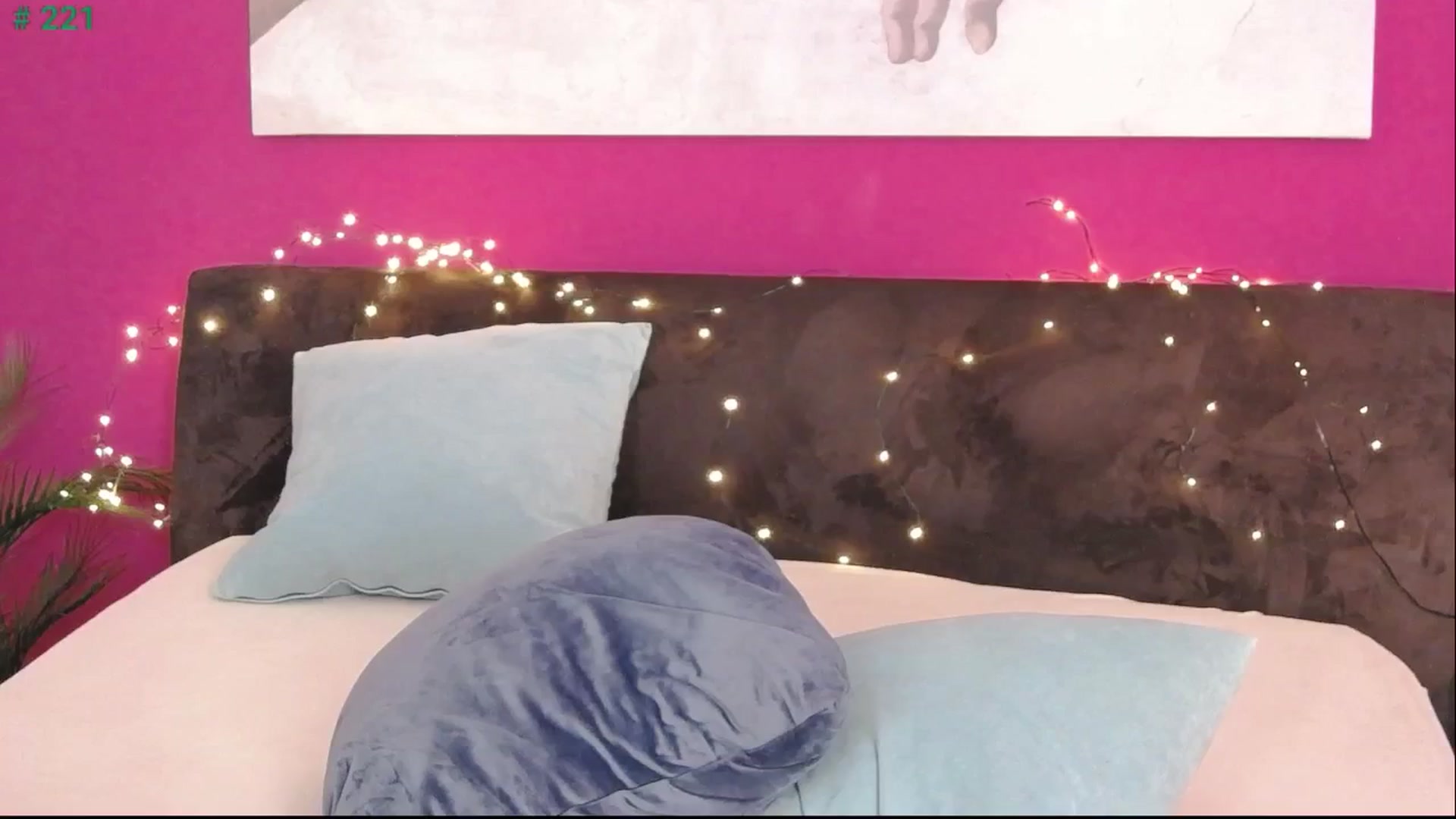 Gallery image thumbnail from Erinishere's myfreecams stream on, 03/23/2025, 17:01 image 19 of 20
