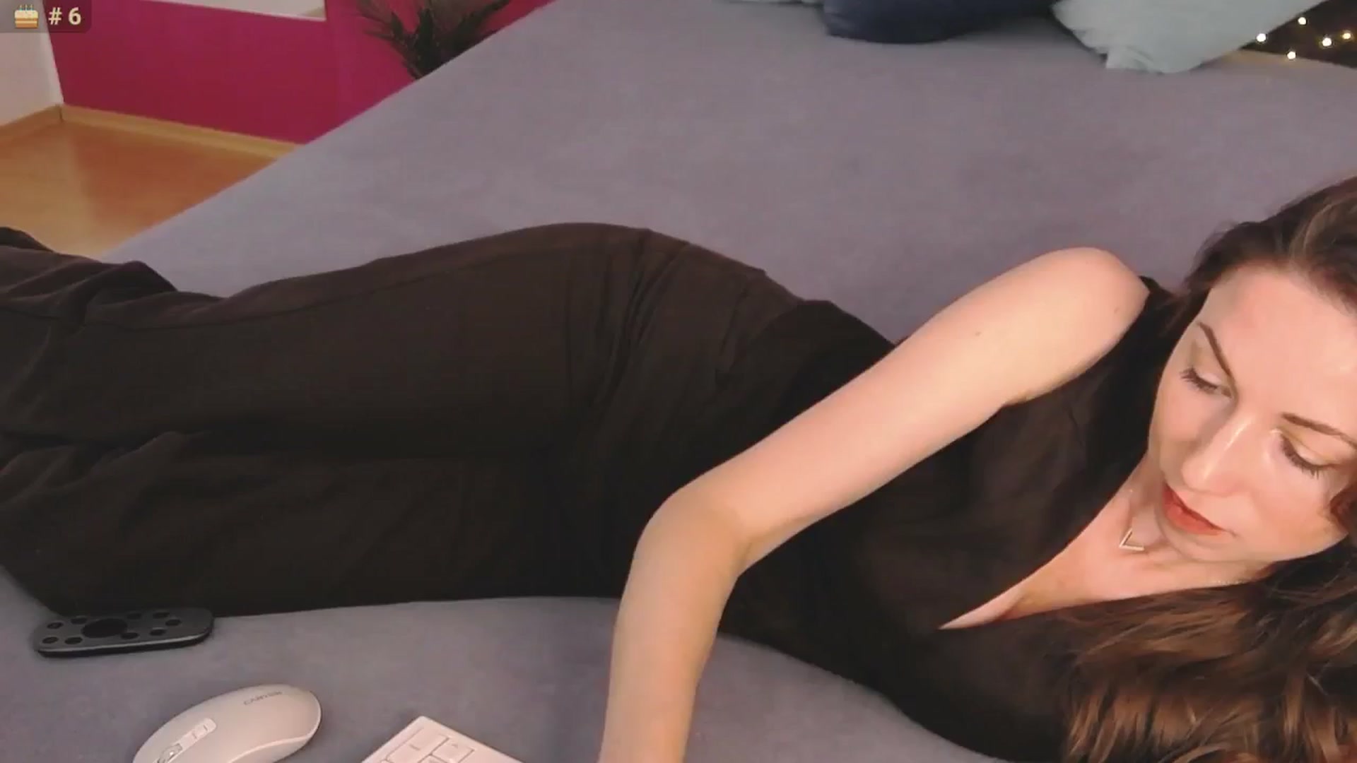 Gallery image thumbnail from ErinsBday's myfreecams stream on, 04/20/2026, 13:10 image 9 of 20