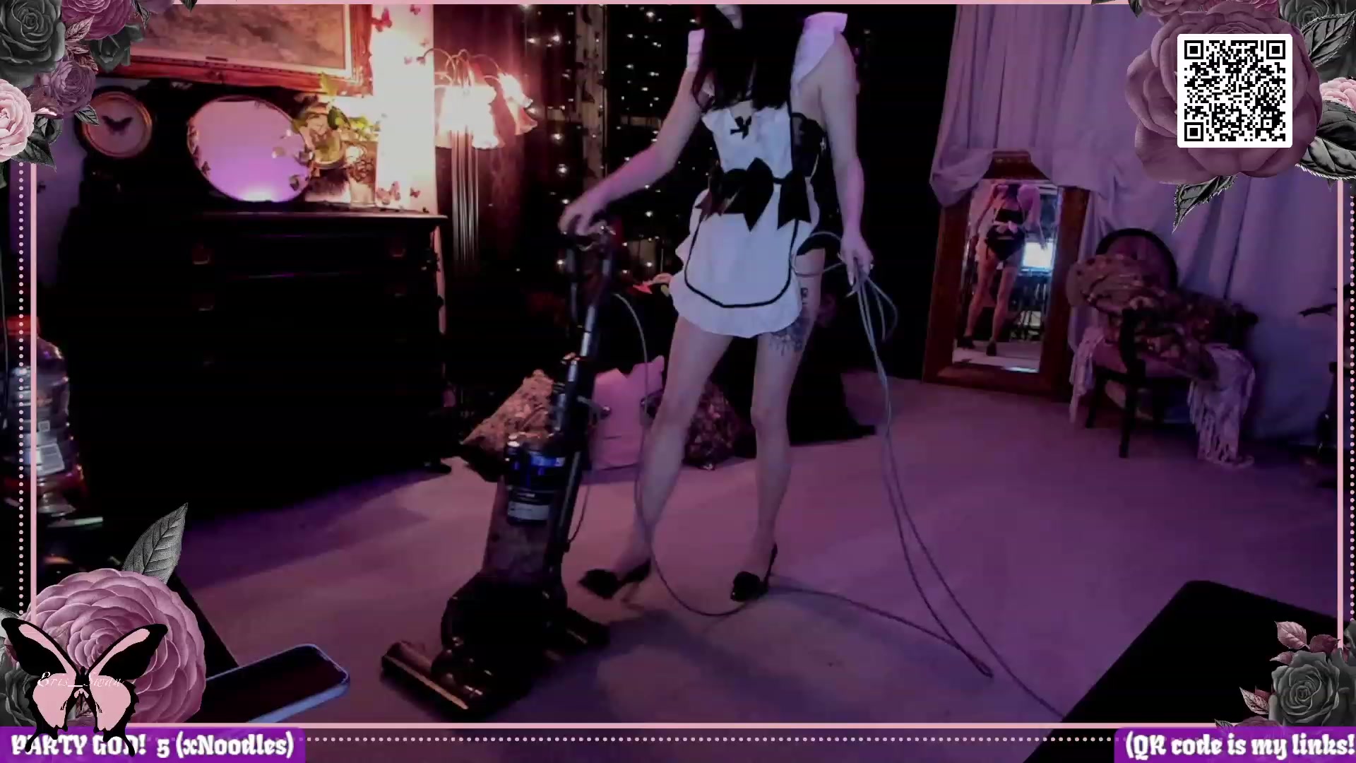 Gallery image thumbnail from Eris_Swan's myfreecams stream on, 03/05/2024, 01:35 image 5 of 20