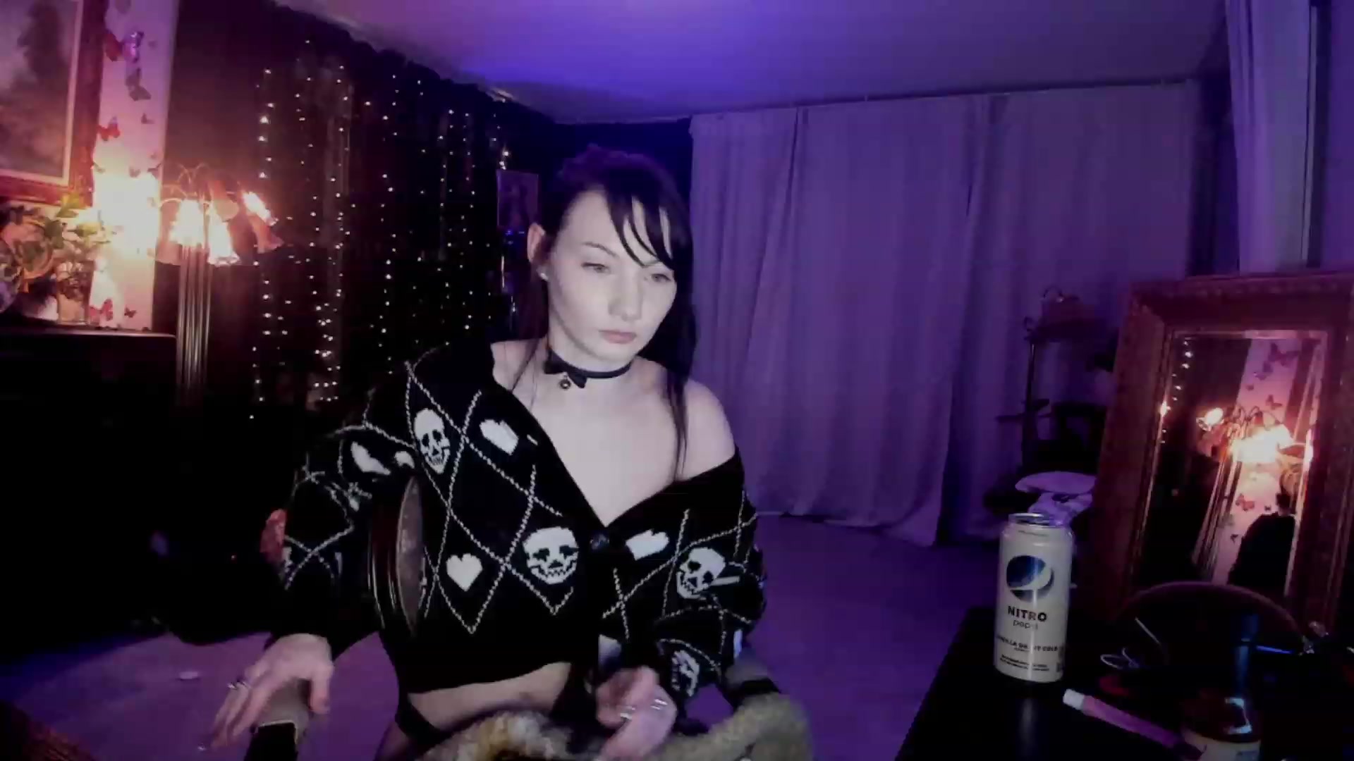 Gallery image thumbnail from Eris_Swan's myfreecams stream on, 03/15/2024, 07:21 image 3 of 20