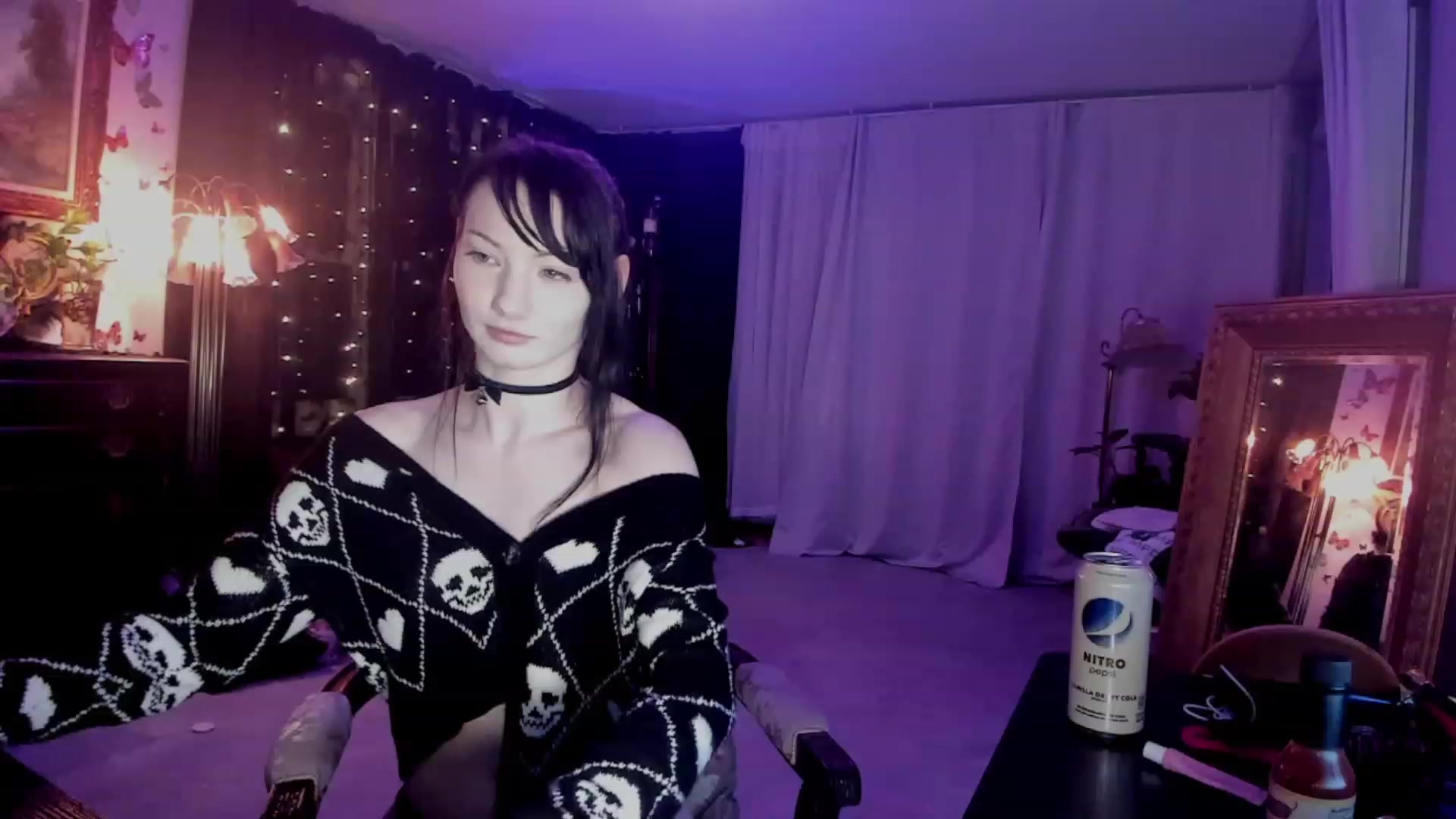 Gallery image thumbnail from Eris_Swan's myfreecams stream on, 03/15/2024, 07:21 image 6 of 20