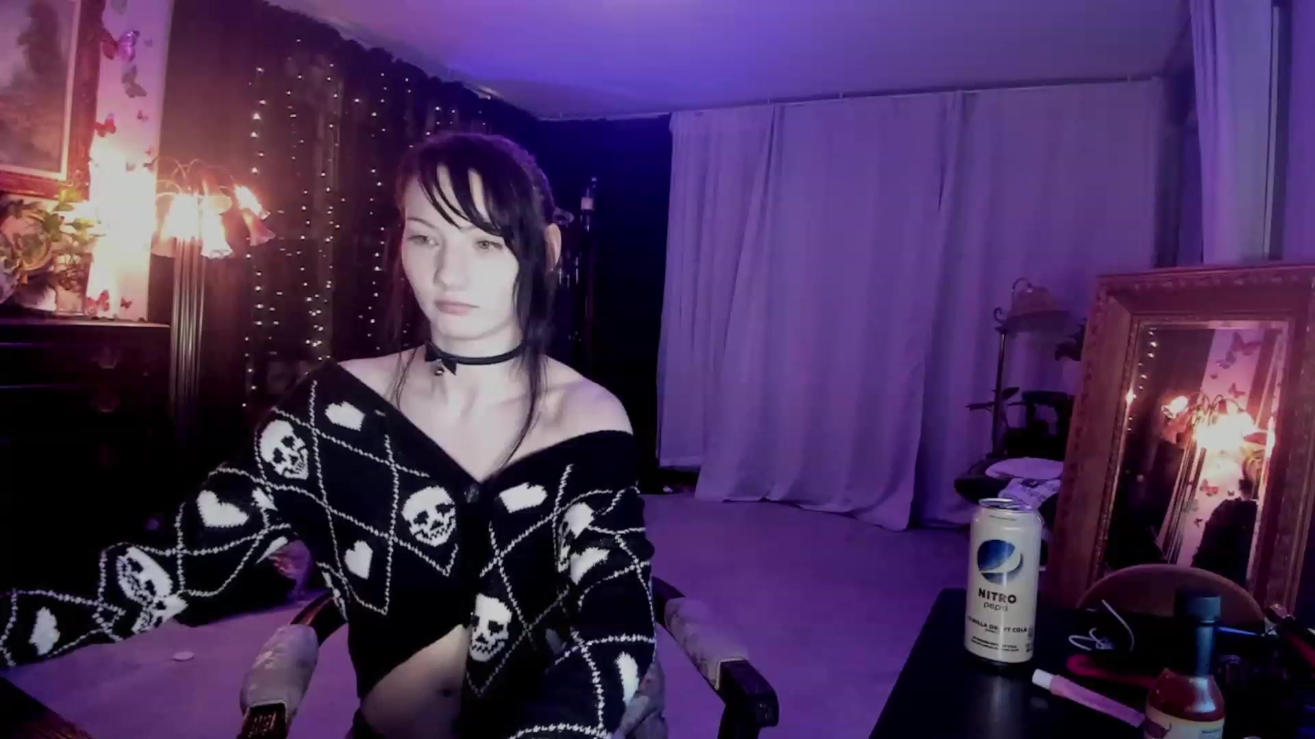 Gallery image thumbnail from Eris_Swan's myfreecams stream on, 03/15/2024, 07:21 image 8 of 20