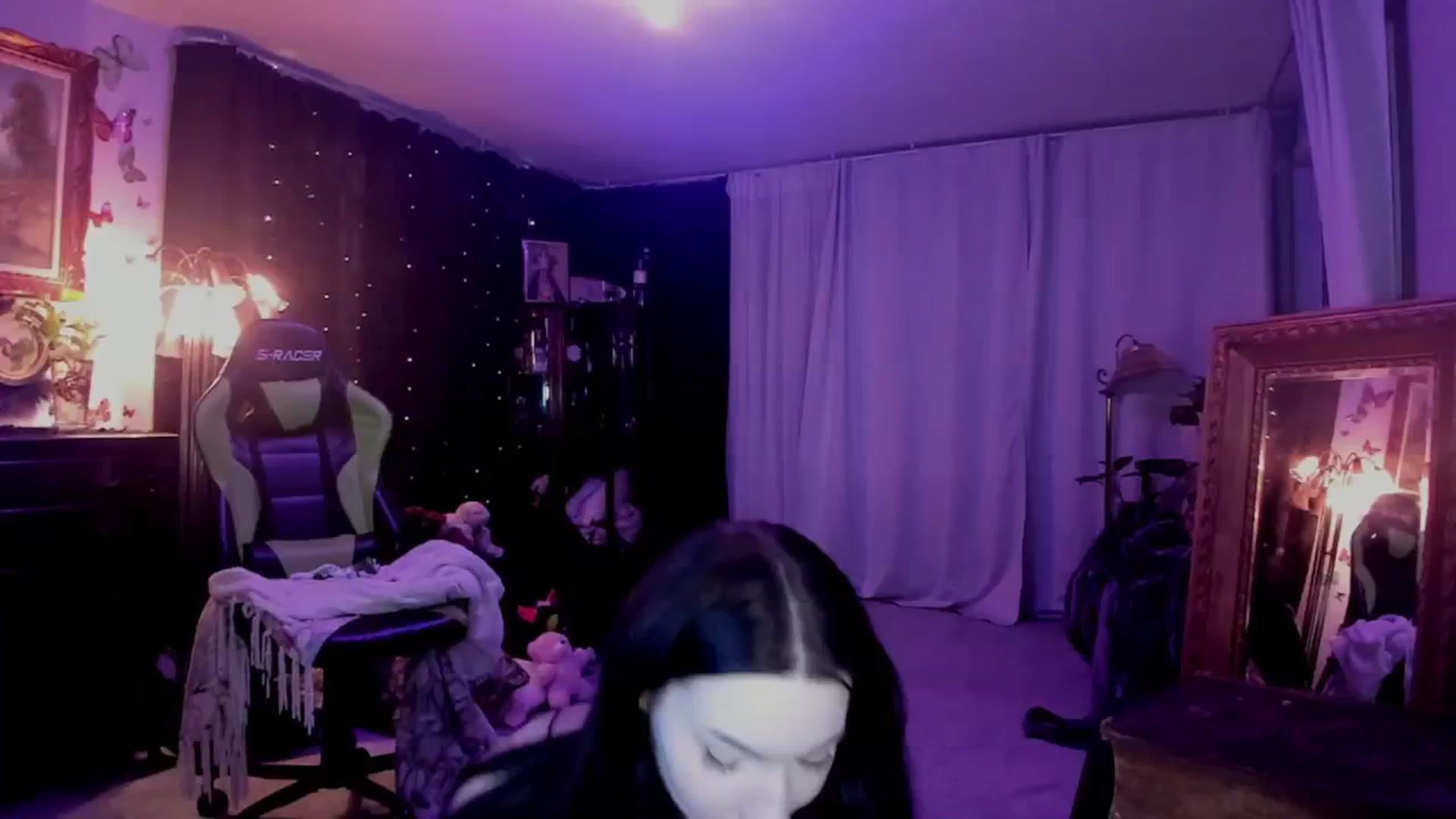 Gallery image thumbnail from Eris_Swan's myfreecams stream on, 03/19/2024, 04:26 image 18 of 20