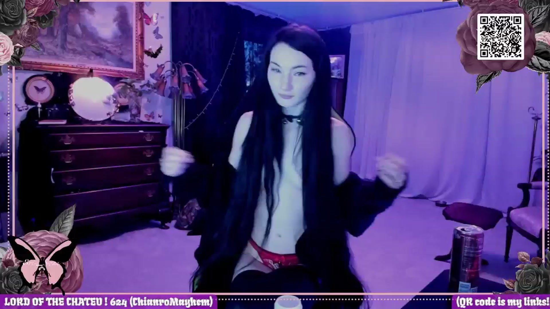 Gallery image thumbnail from Eris_Swan's myfreecams stream on, 04/17/2024, 01:12 image 9 of 20