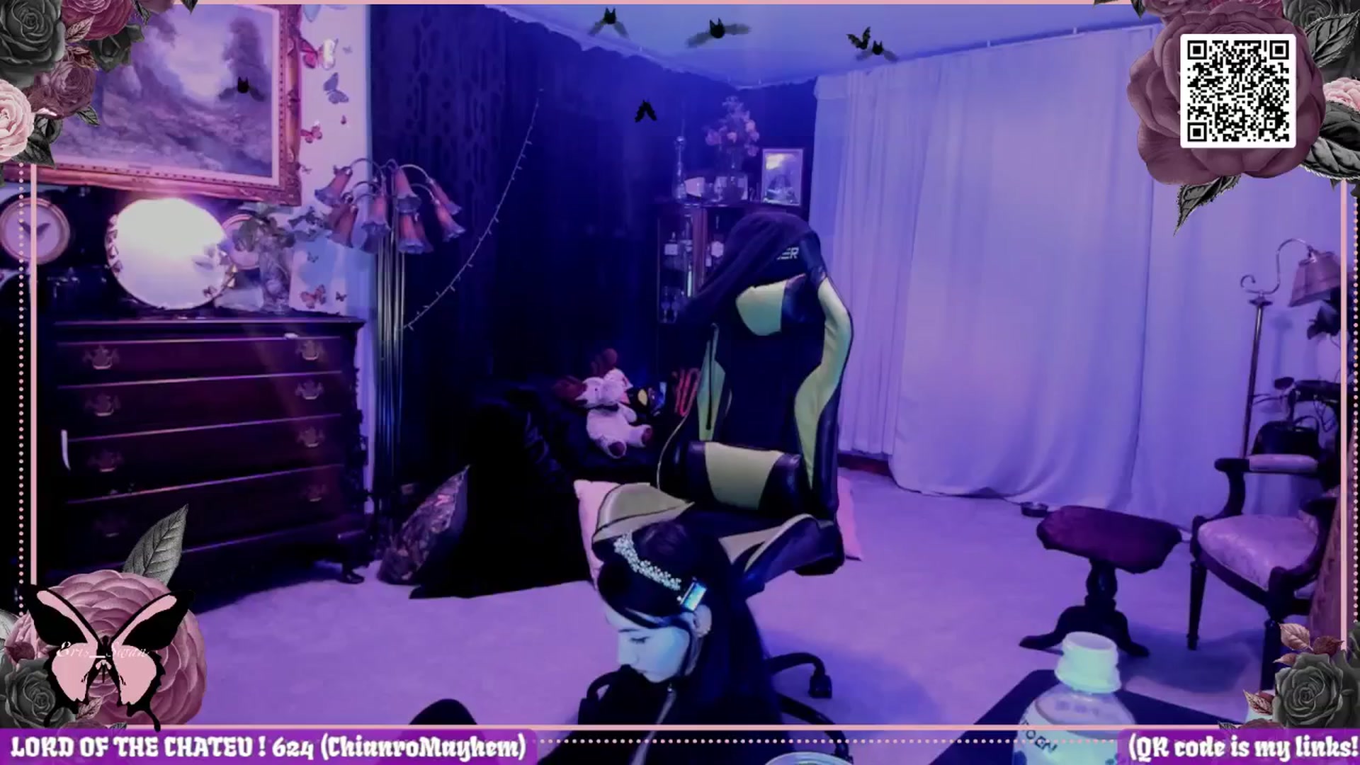 Gallery image thumbnail from Eris_Swan's myfreecams stream on, 04/17/2024, 01:12 image 19 of 20