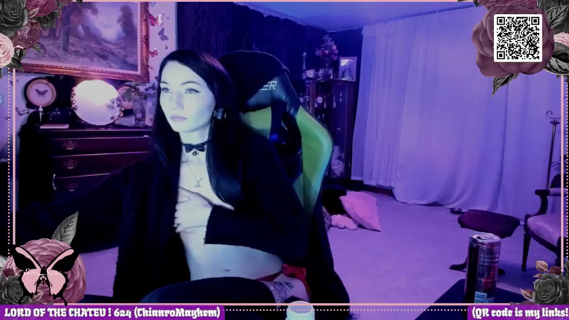 Gallery image thumbnail from Eris_Swan's myfreecams stream on, 04/17/2024, 01:12 image 11 of 20