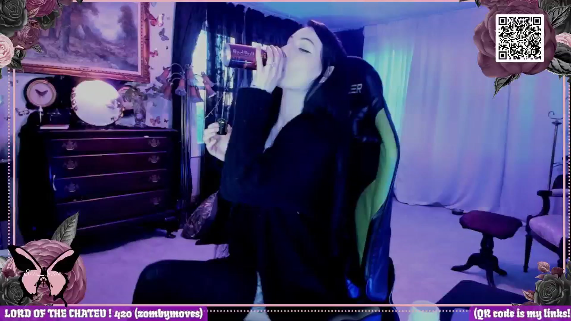 Gallery image thumbnail from Eris_Swan's myfreecams stream on, 04/17/2024, 01:12 image 4 of 20