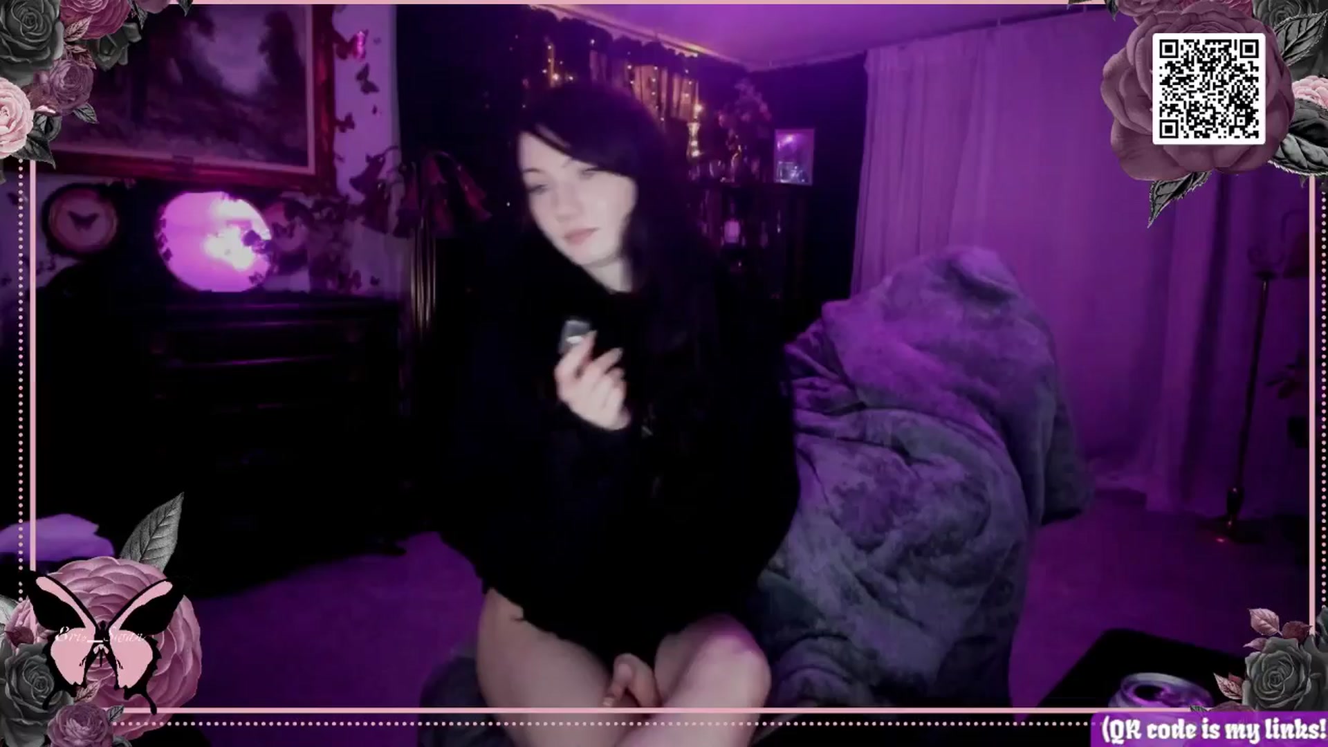 Gallery image thumbnail from Eris_Swan's myfreecams stream on, 05/09/2024, 07:36 image 17 of 20