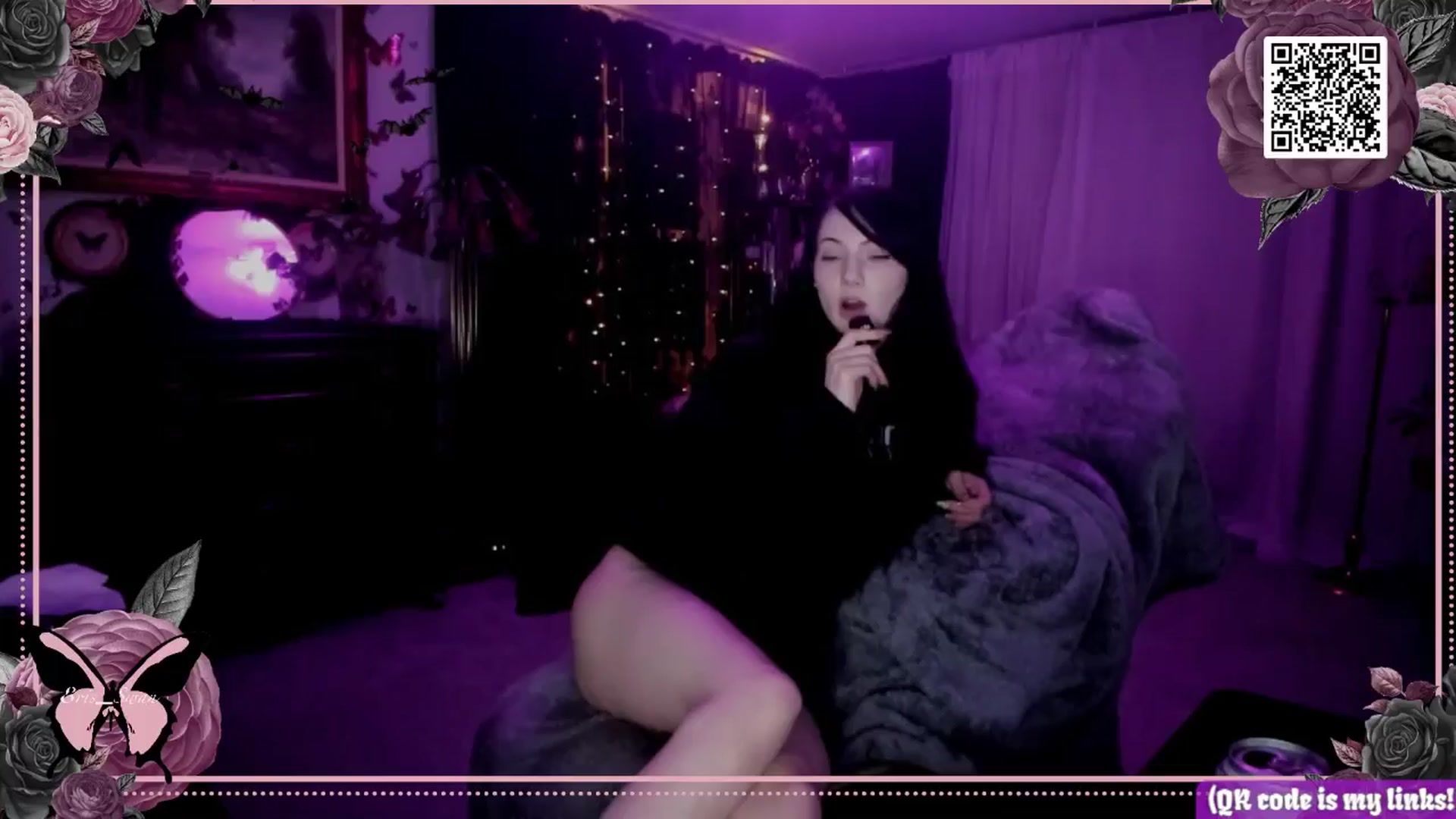 Gallery image thumbnail from Eris_Swan's myfreecams stream on, 05/09/2024, 07:36 image 19 of 20