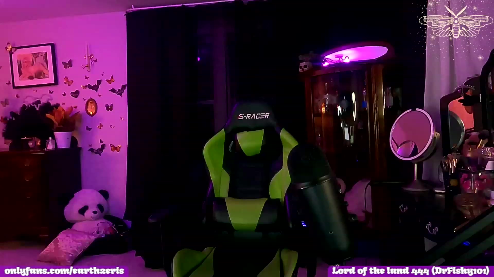 Gallery image thumbnail from Eris_exe's myfreecams stream on, 11/20/2022, 05:40 image 17 of 20