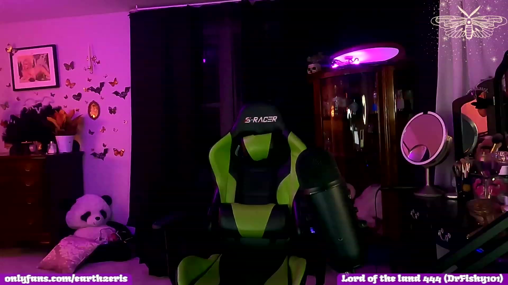 Gallery image thumbnail from Eris_exe's myfreecams stream on, 11/20/2022, 05:40 image 18 of 20